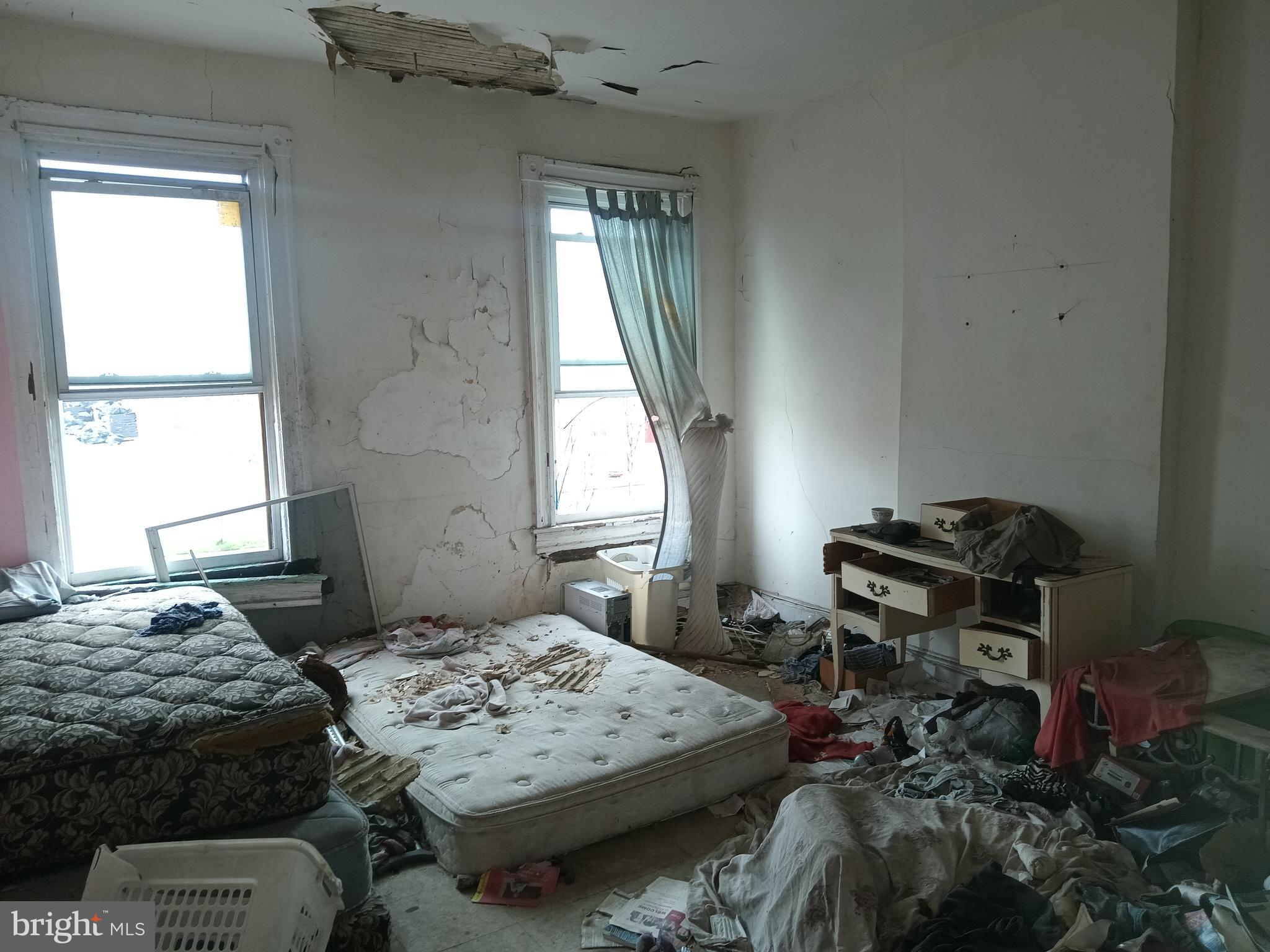 BROADWAY EAST - Residential