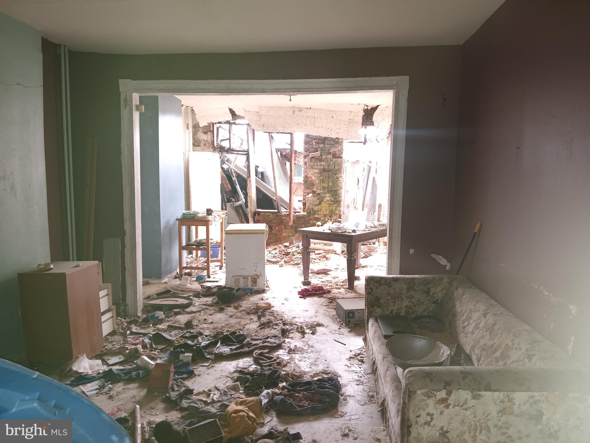 BROADWAY EAST - Residential