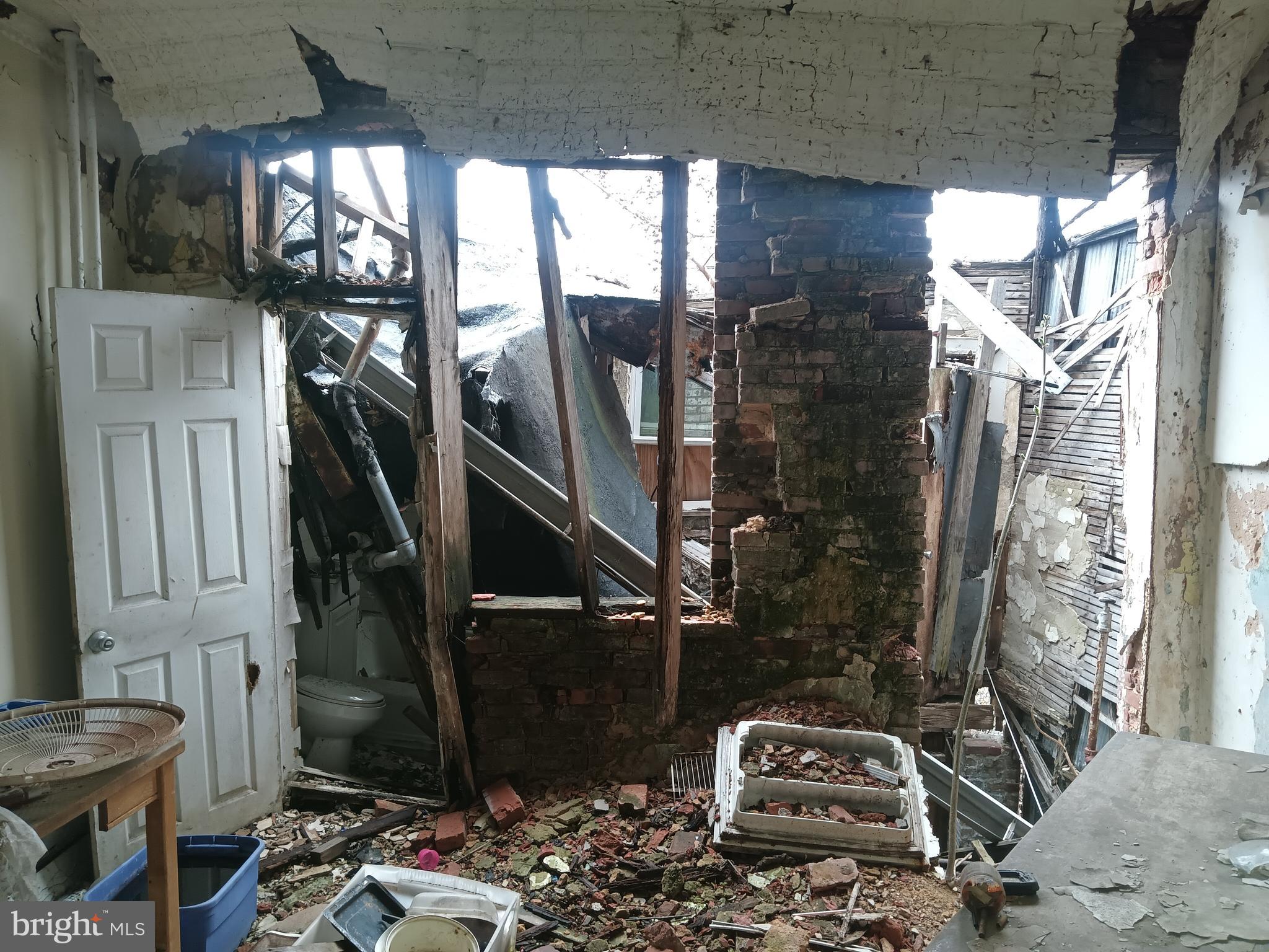 BROADWAY EAST - Residential