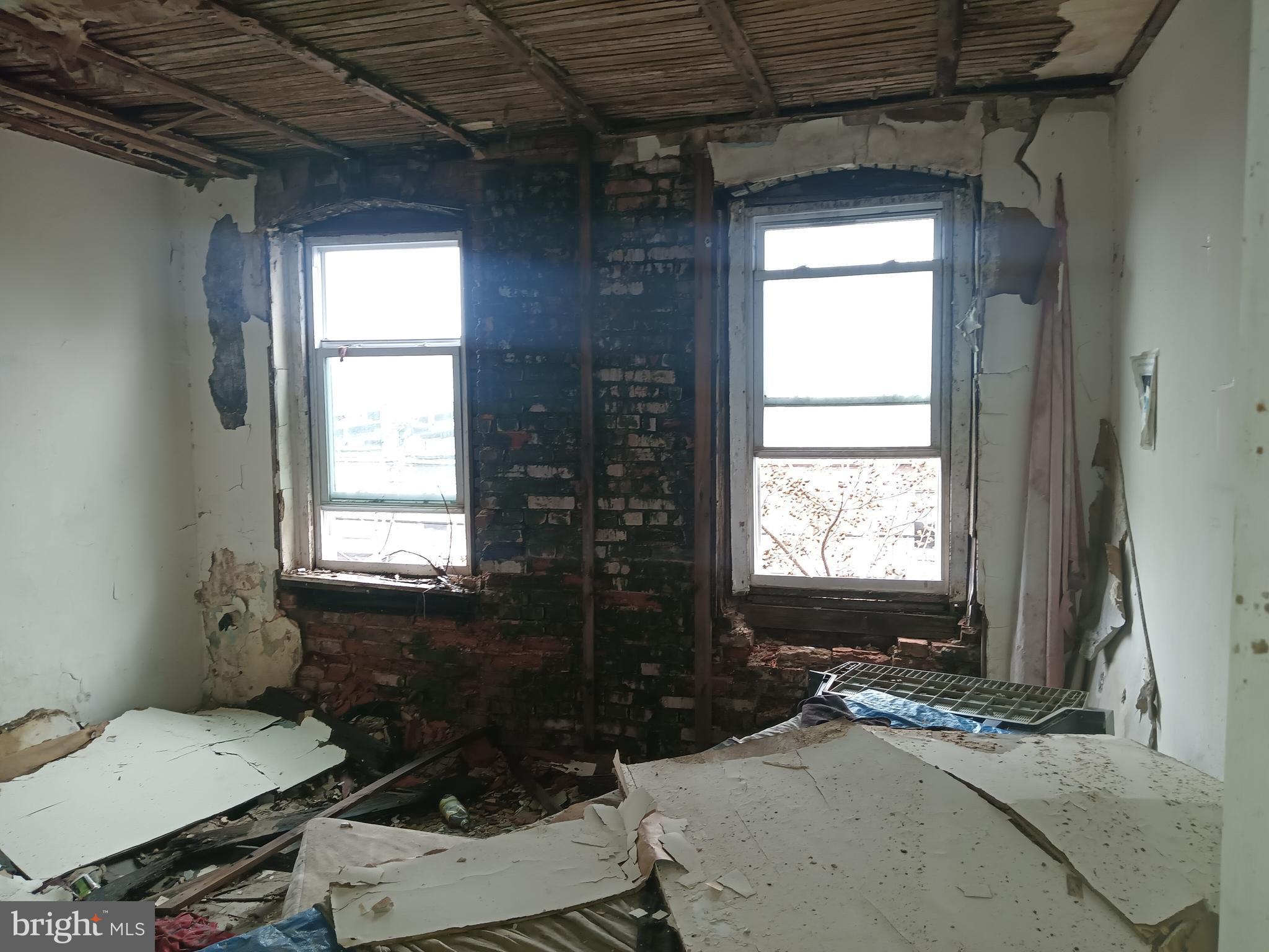 BROADWAY EAST - Residential