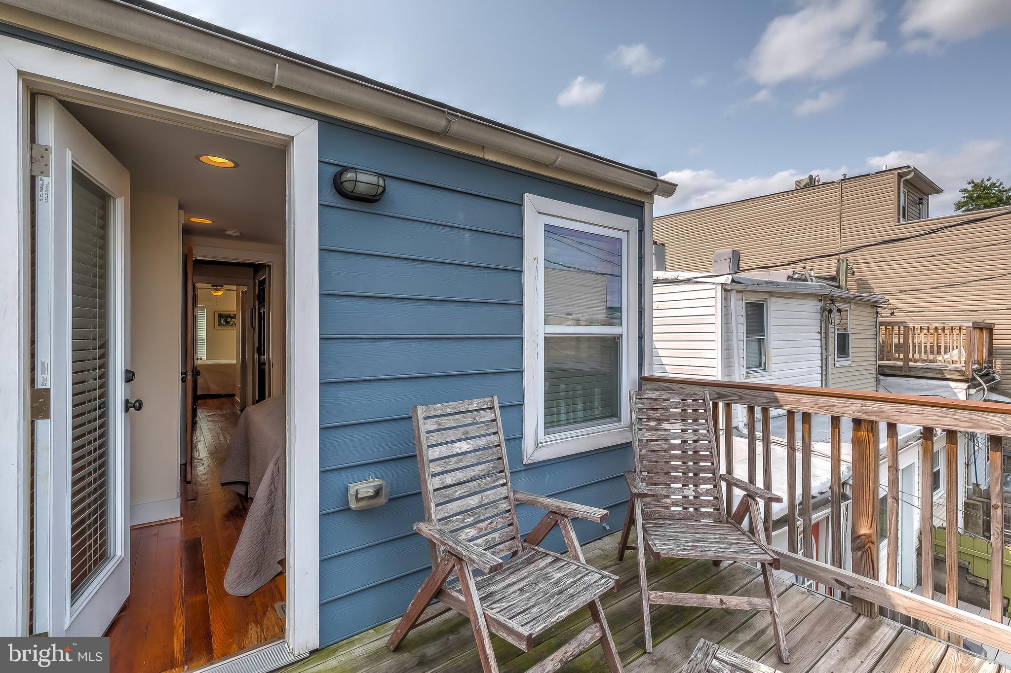 LOCUST POINT - Residential