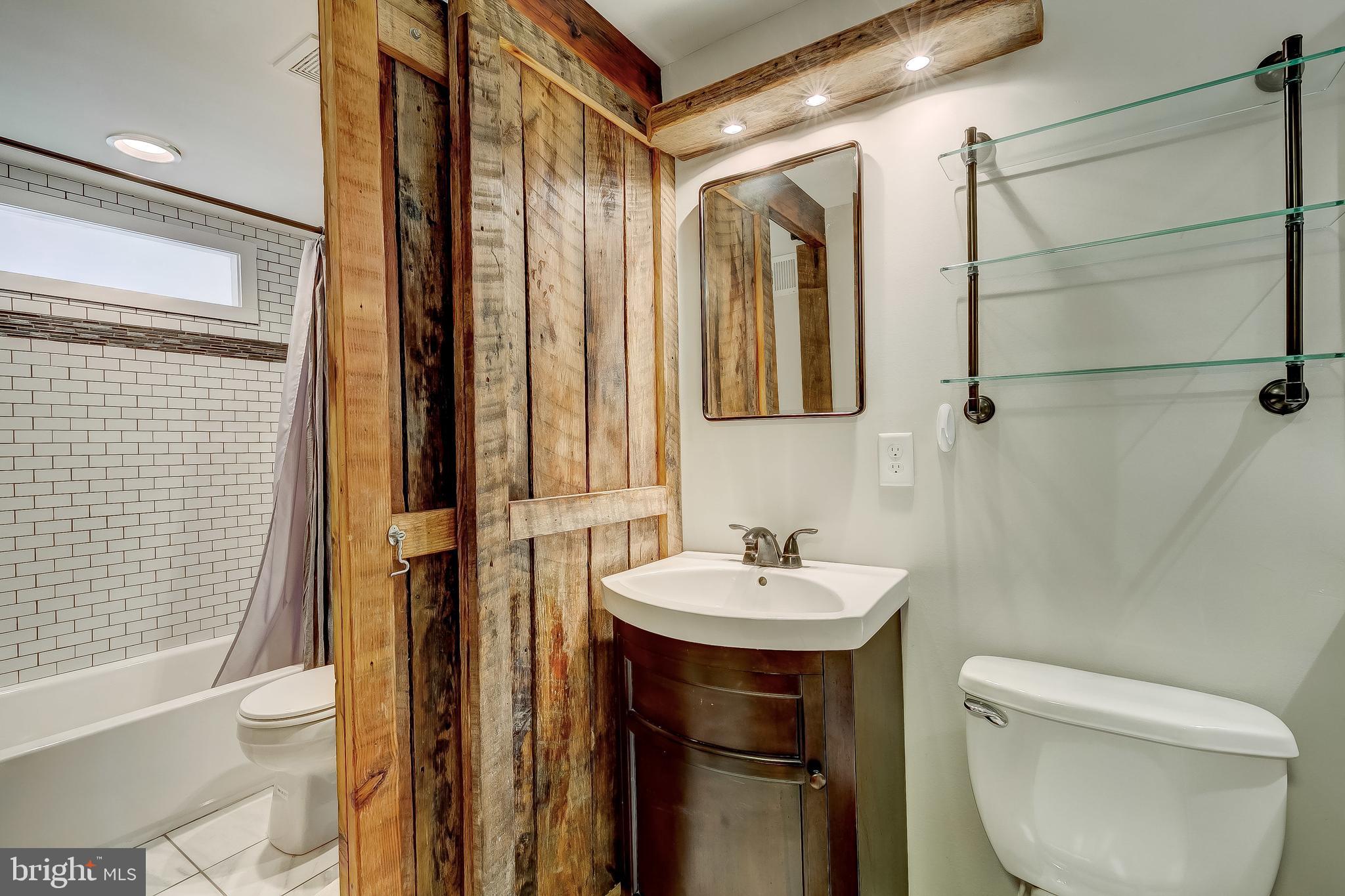 LOCUST POINT - Residential