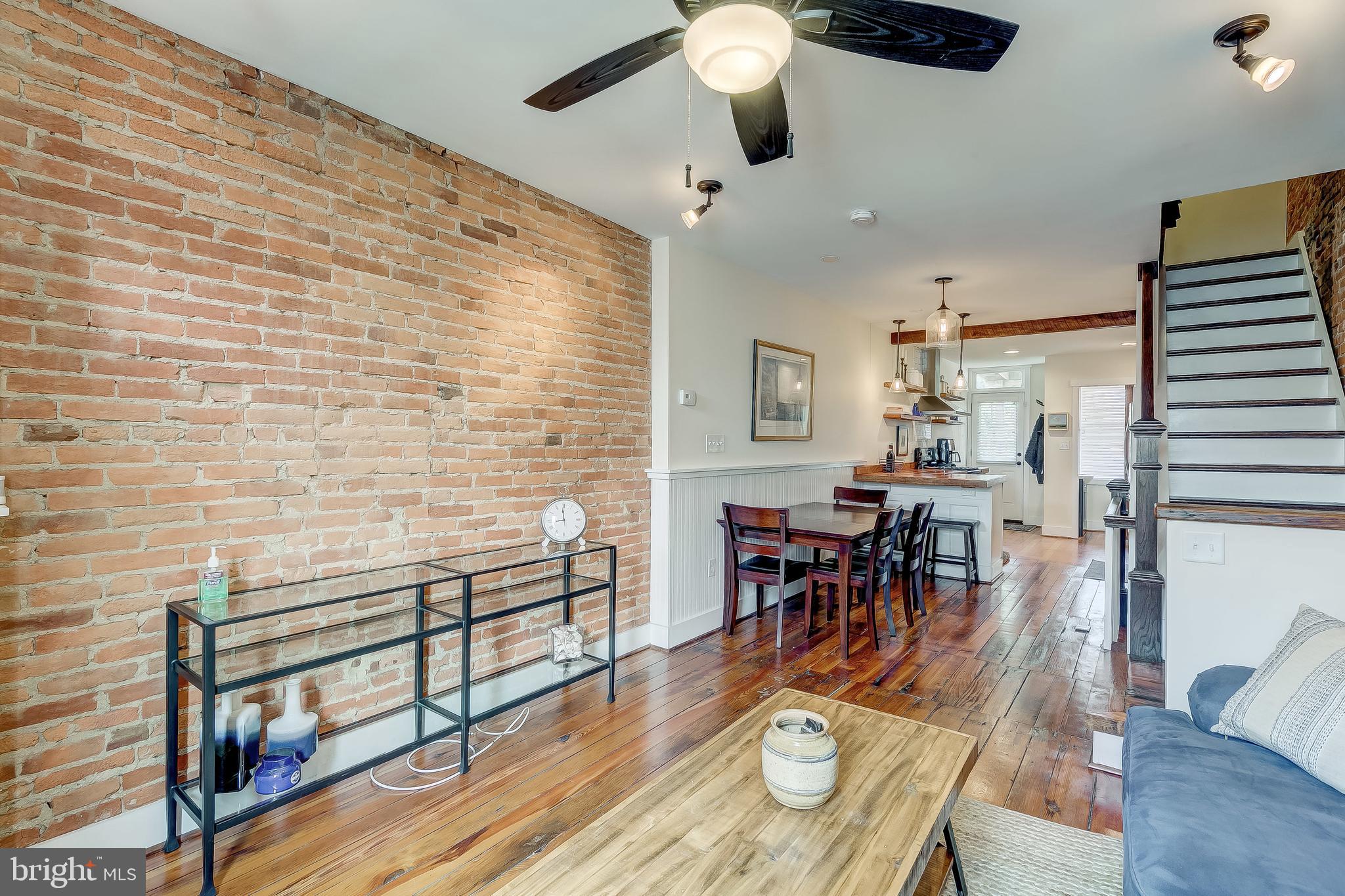 LOCUST POINT - Residential