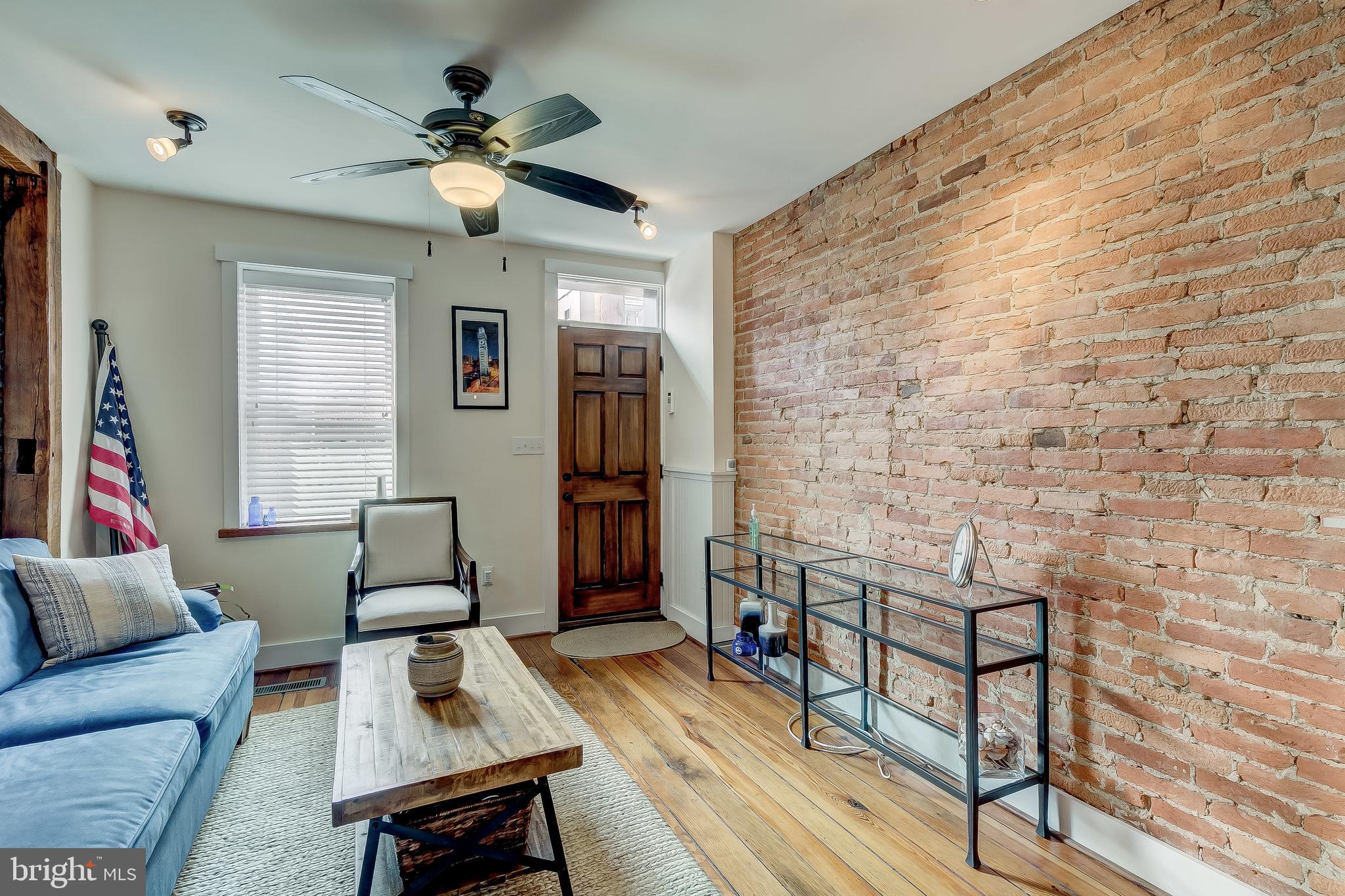 LOCUST POINT - Residential