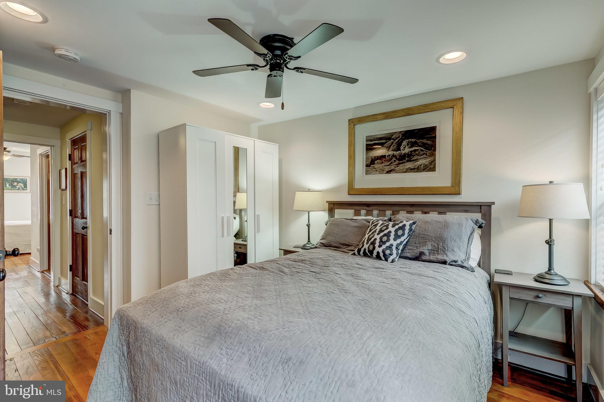 LOCUST POINT - Residential