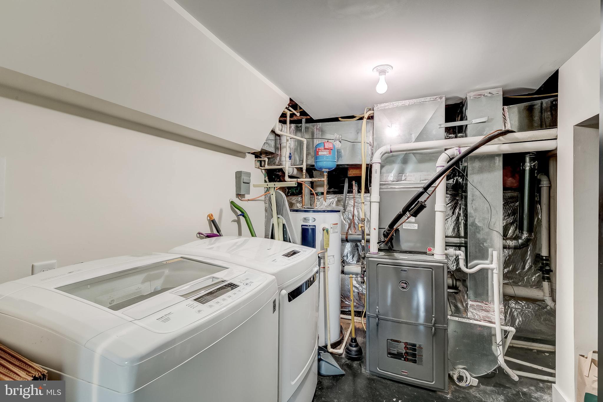 LOCUST POINT - Residential