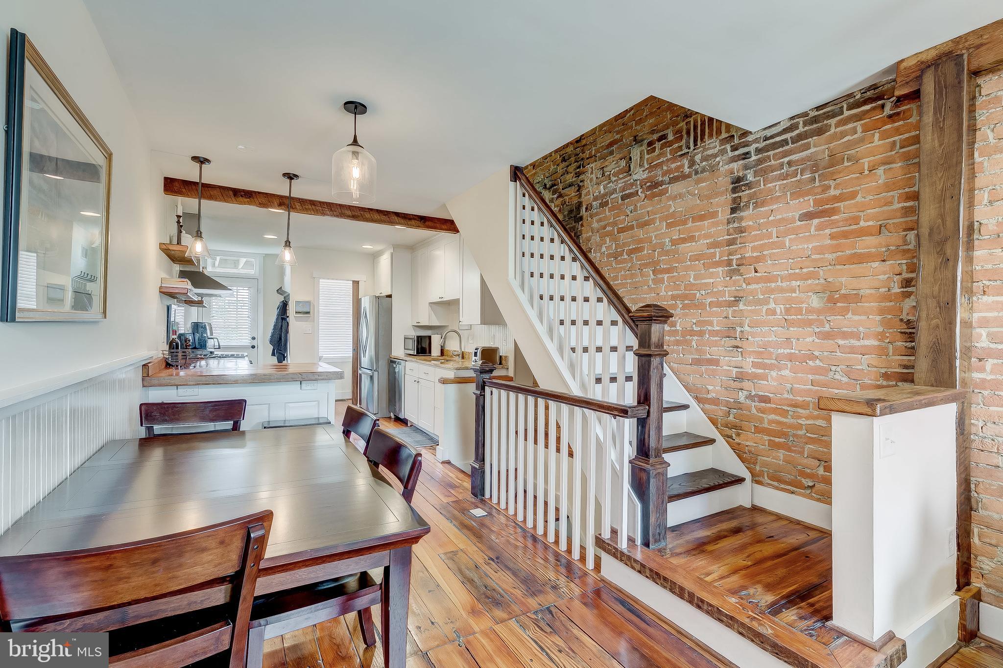 LOCUST POINT - Residential