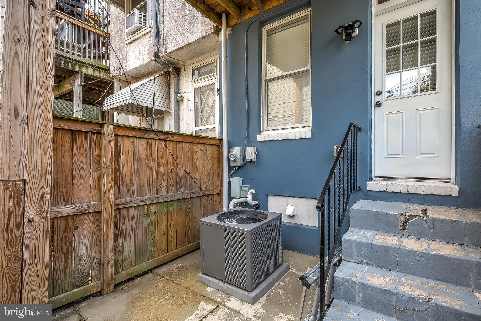 LOCUST POINT - Residential