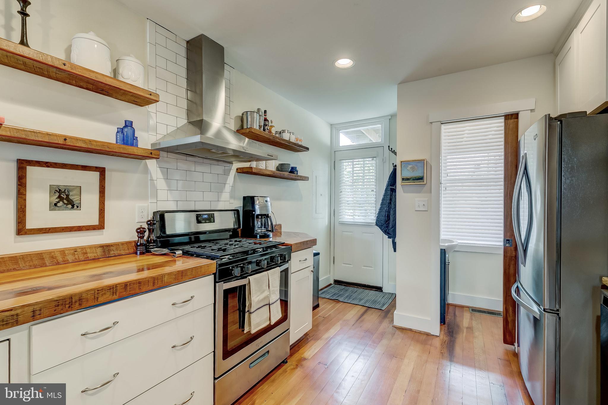 LOCUST POINT - Residential