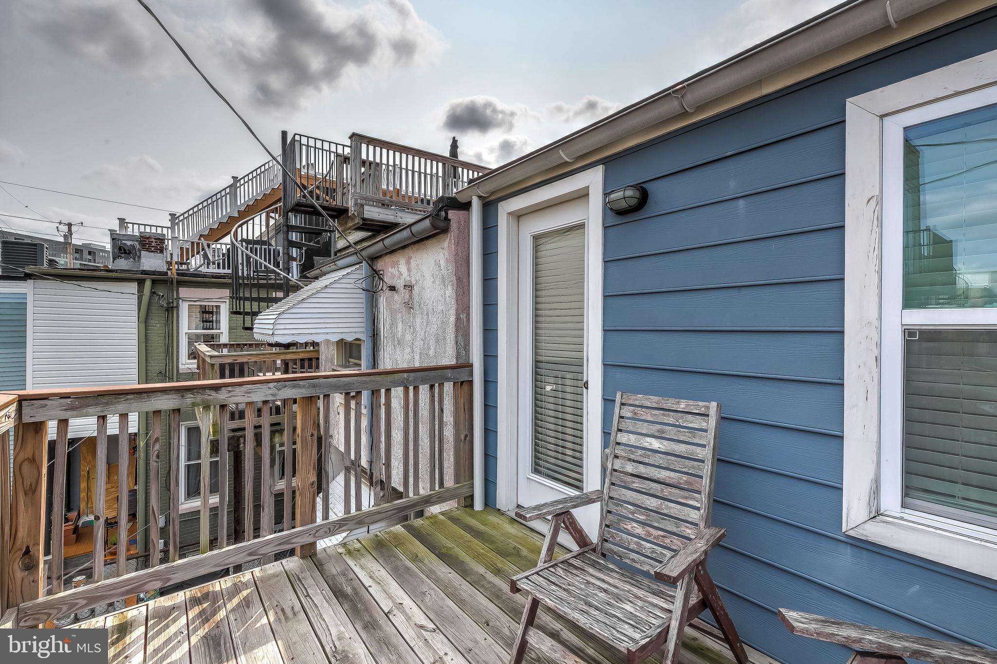 LOCUST POINT - Residential