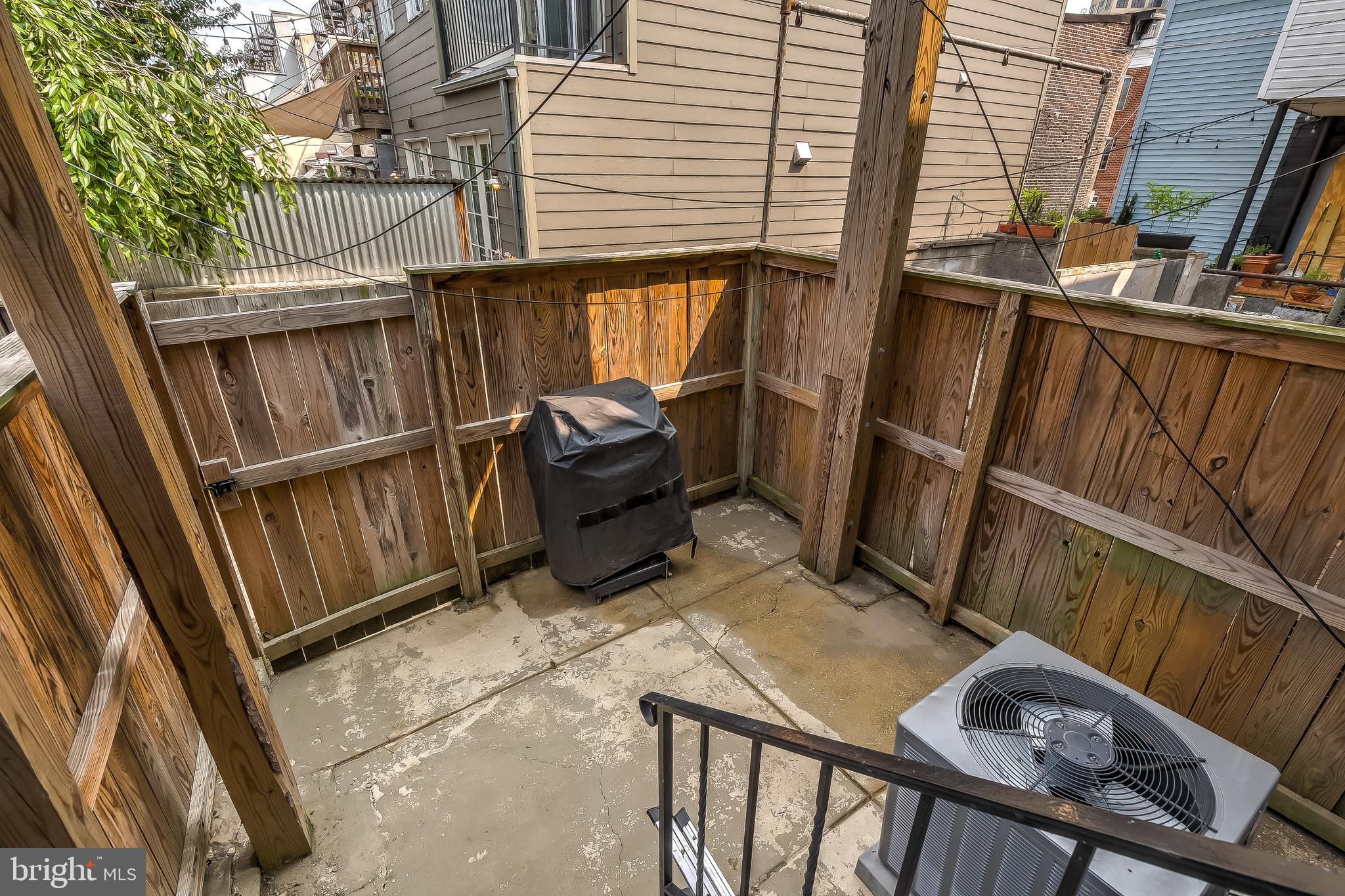 LOCUST POINT - Residential