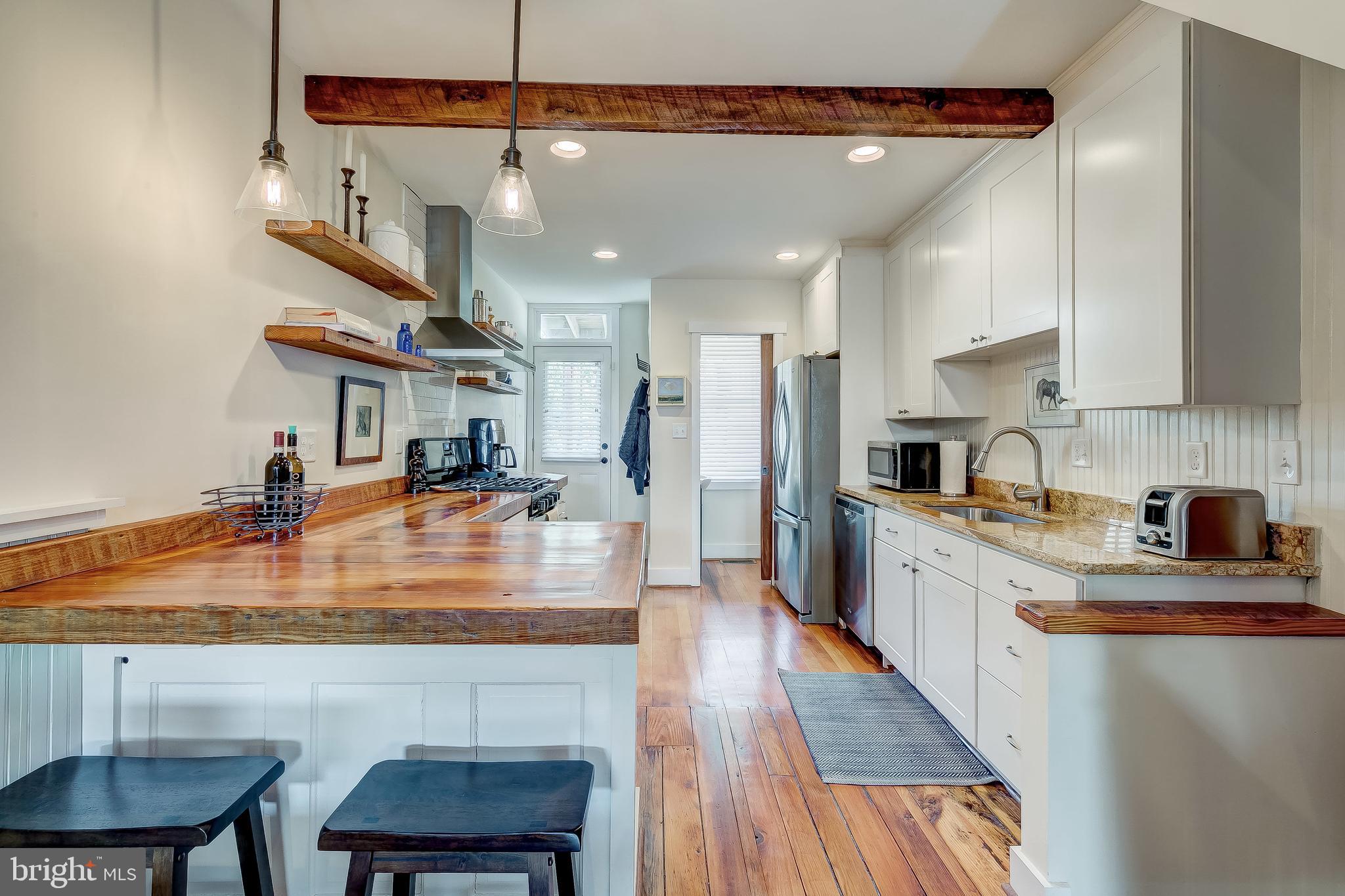 LOCUST POINT - Residential