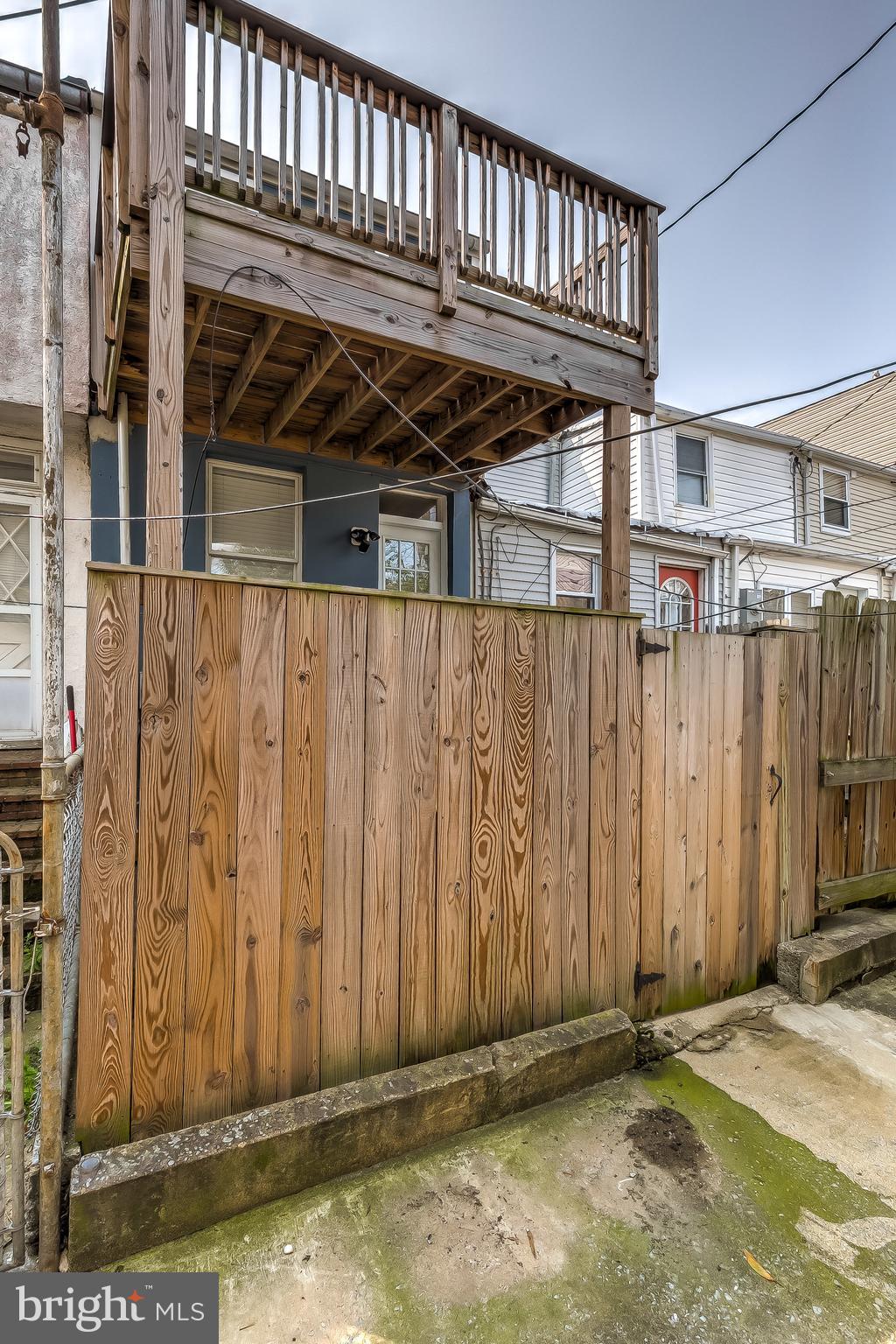 LOCUST POINT - Residential