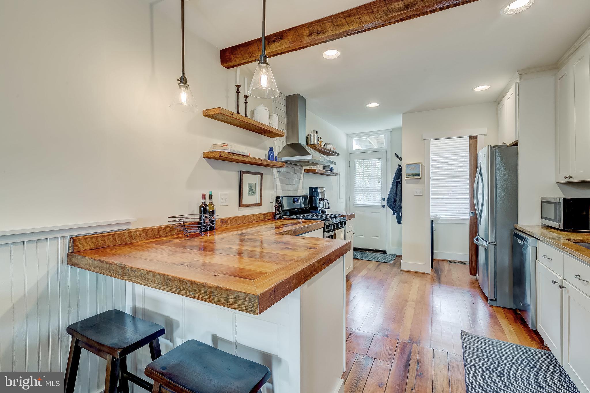 LOCUST POINT - Residential