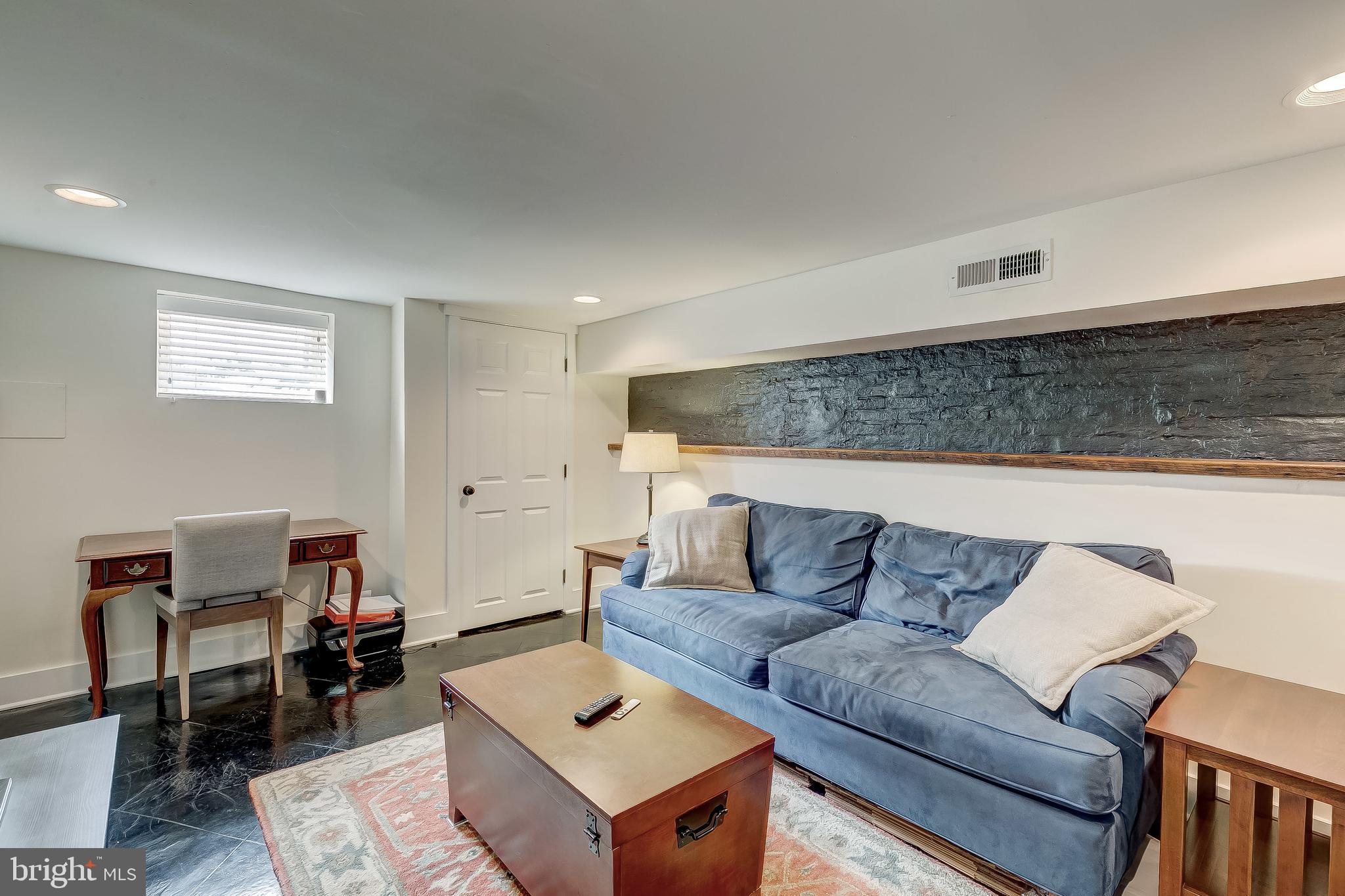 LOCUST POINT - Residential