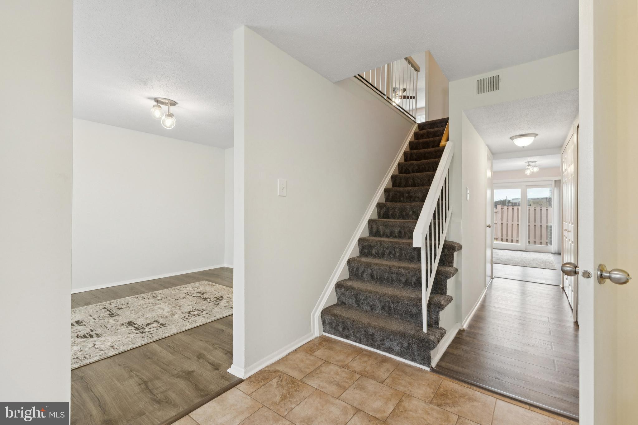 32 REGIS CIRCLE