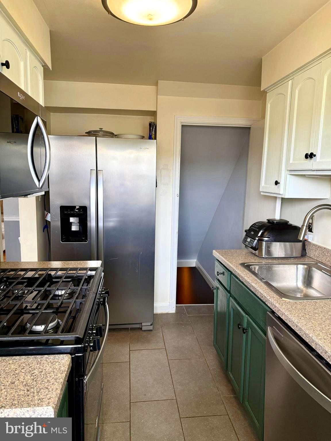 ARBOUR MANOR - Residential