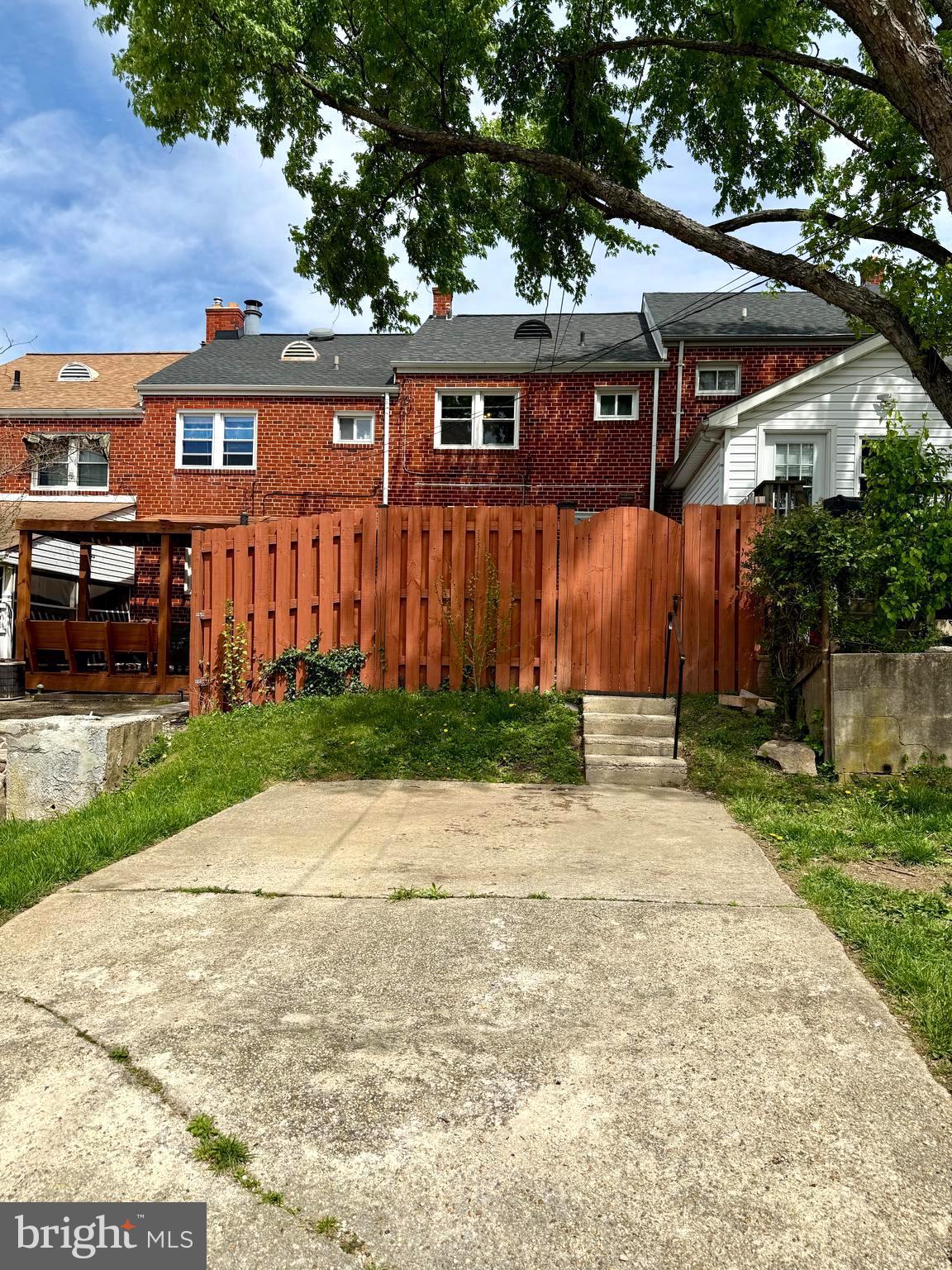 ARBOUR MANOR - Residential