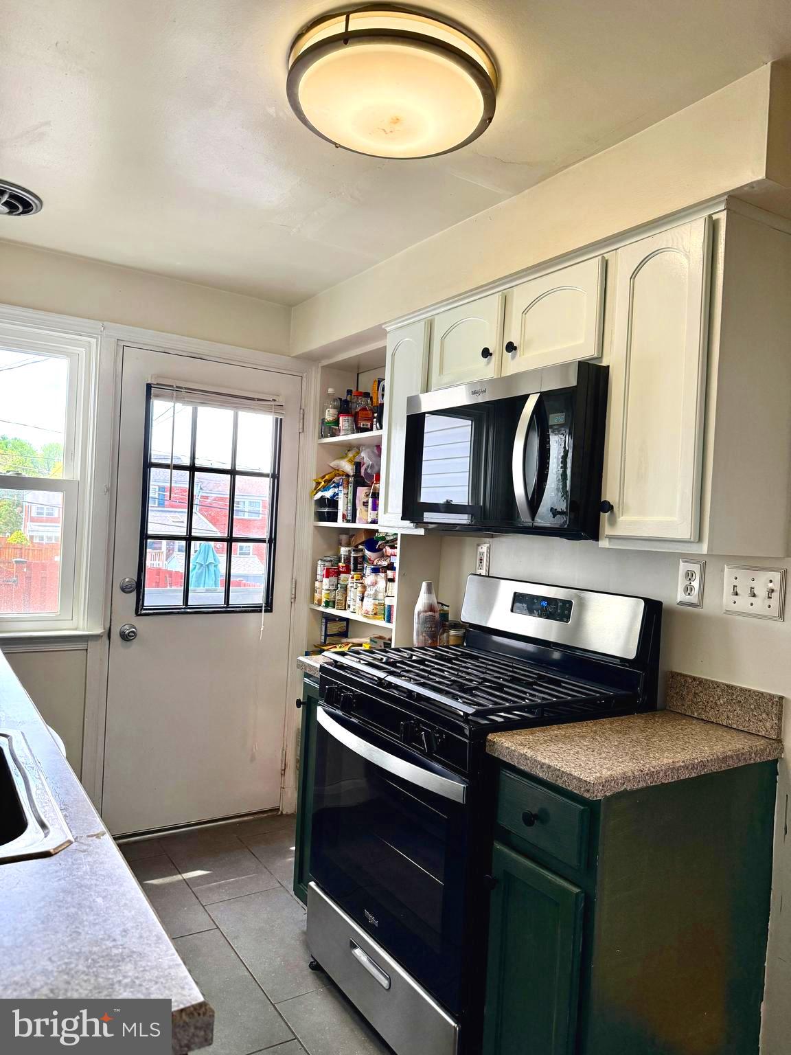 ARBOUR MANOR - Residential