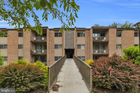 Condo For Rent - 5107 Crossfield Court #304<br/> ROCKVILLE, MD 20852