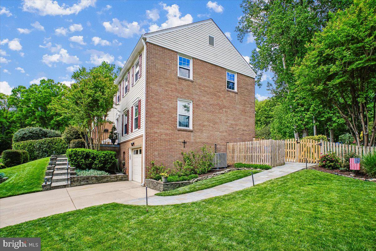CHAPEL SQUARE - Residential