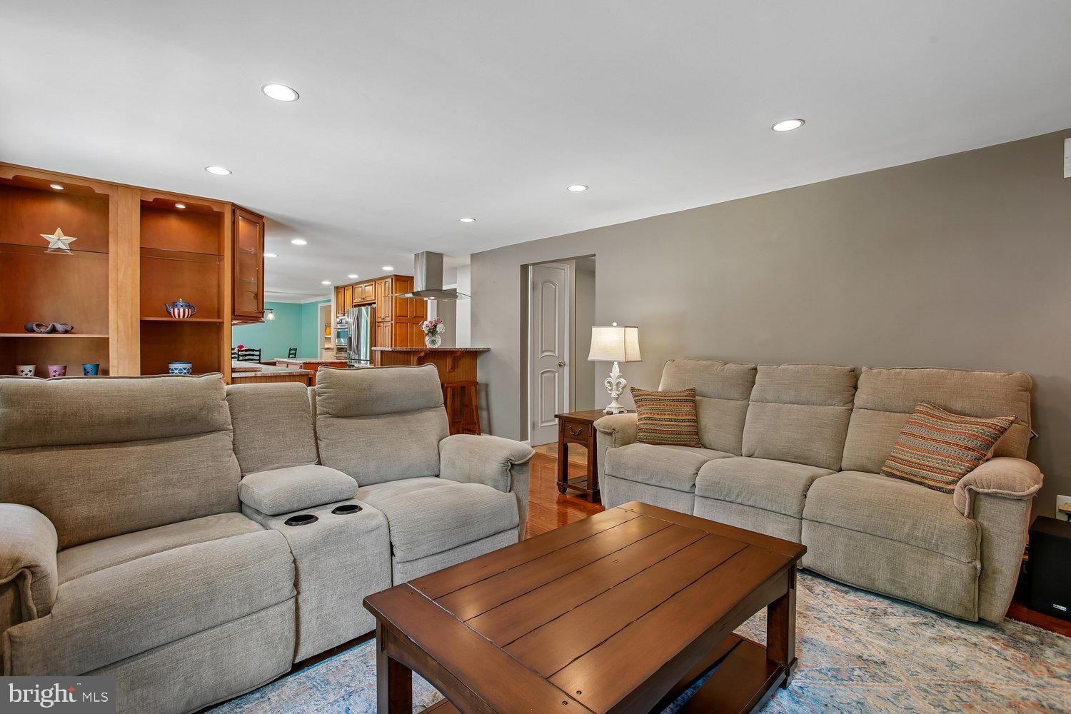 CHAPEL SQUARE - Residential