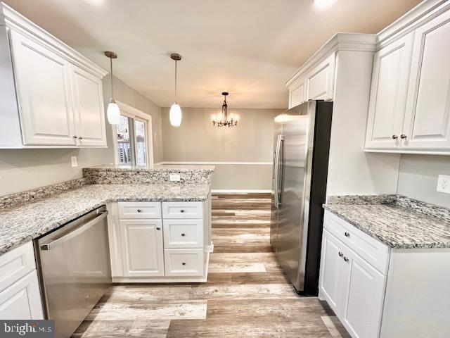 DUMONT OAKS - Residential Lease