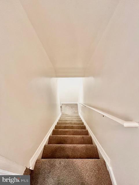 DUMONT OAKS - Residential Lease