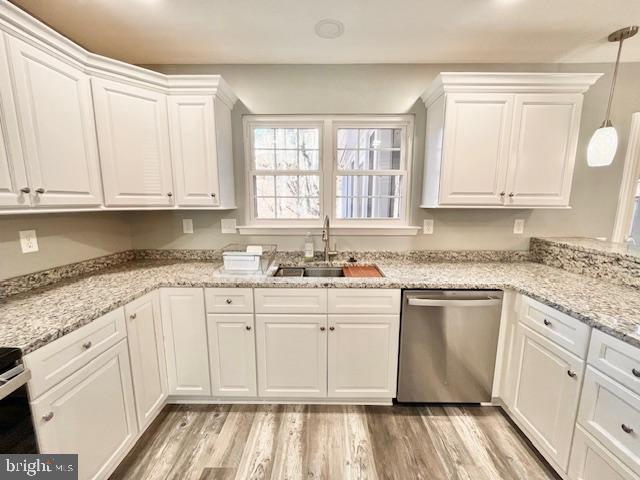 DUMONT OAKS - Residential Lease