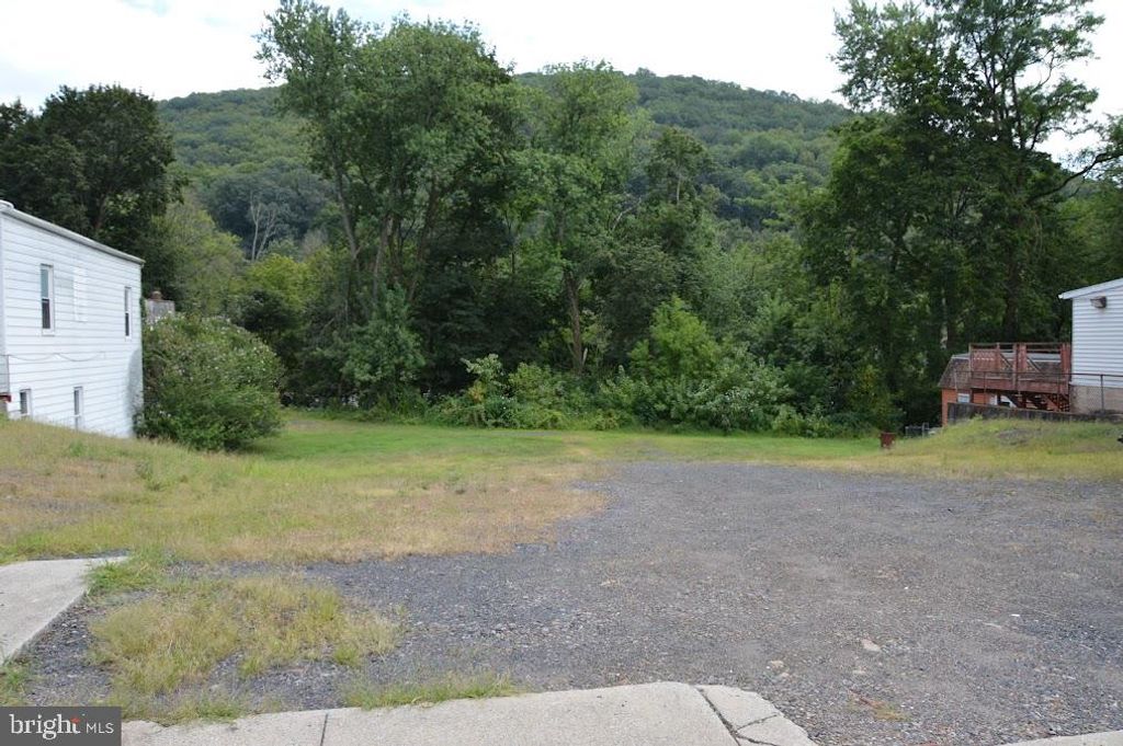 Photo of 455 Mauch Chunk Street, POTTSVILLE, PA 17901 (MLS # PASK2022926)