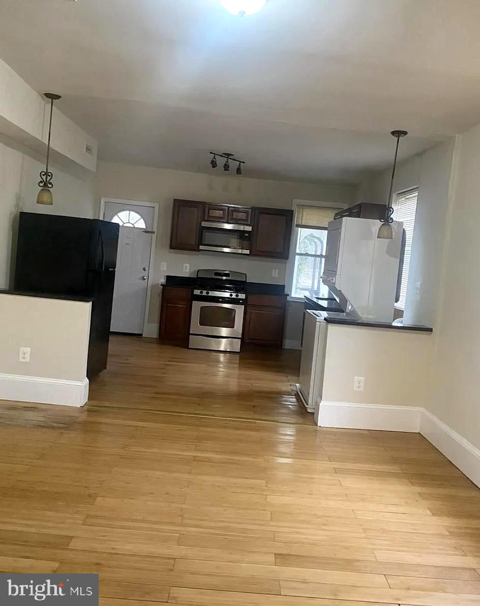 MILL HILL - Residential Lease