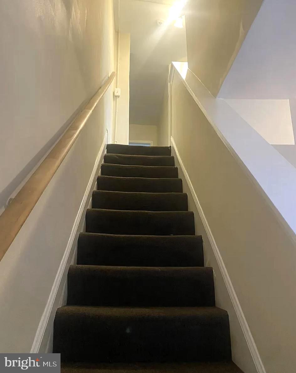 MILL HILL - Residential Lease
