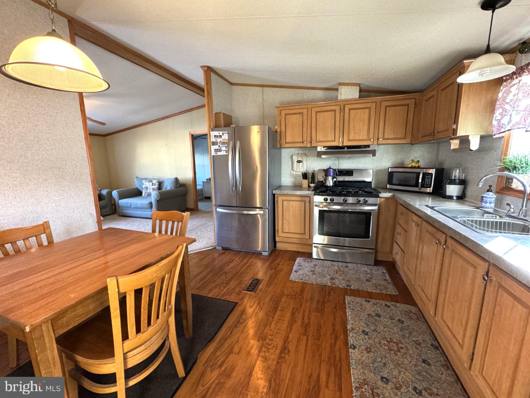 HEBRON WOODS - Residential