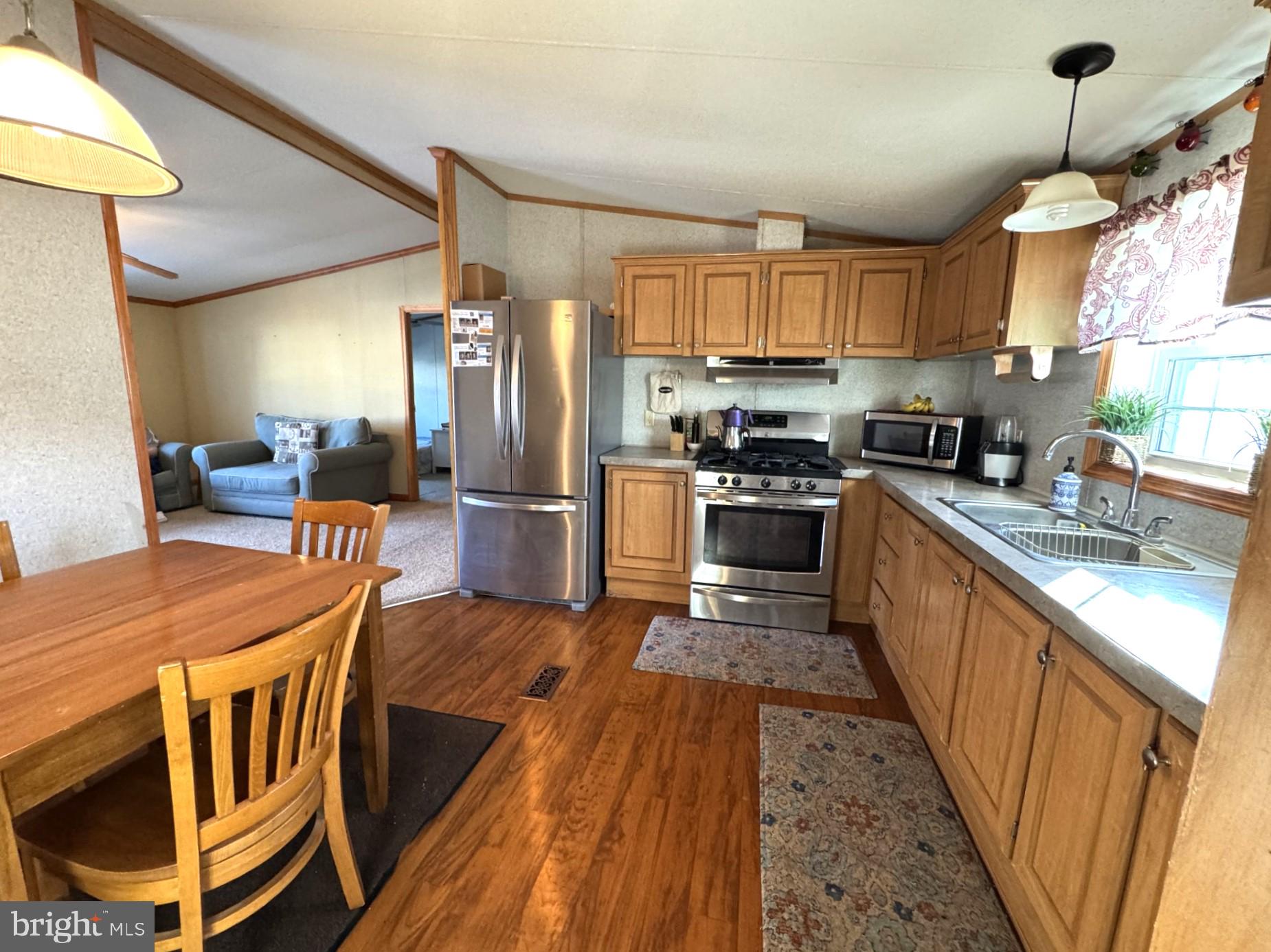 HEBRON WOODS - Residential