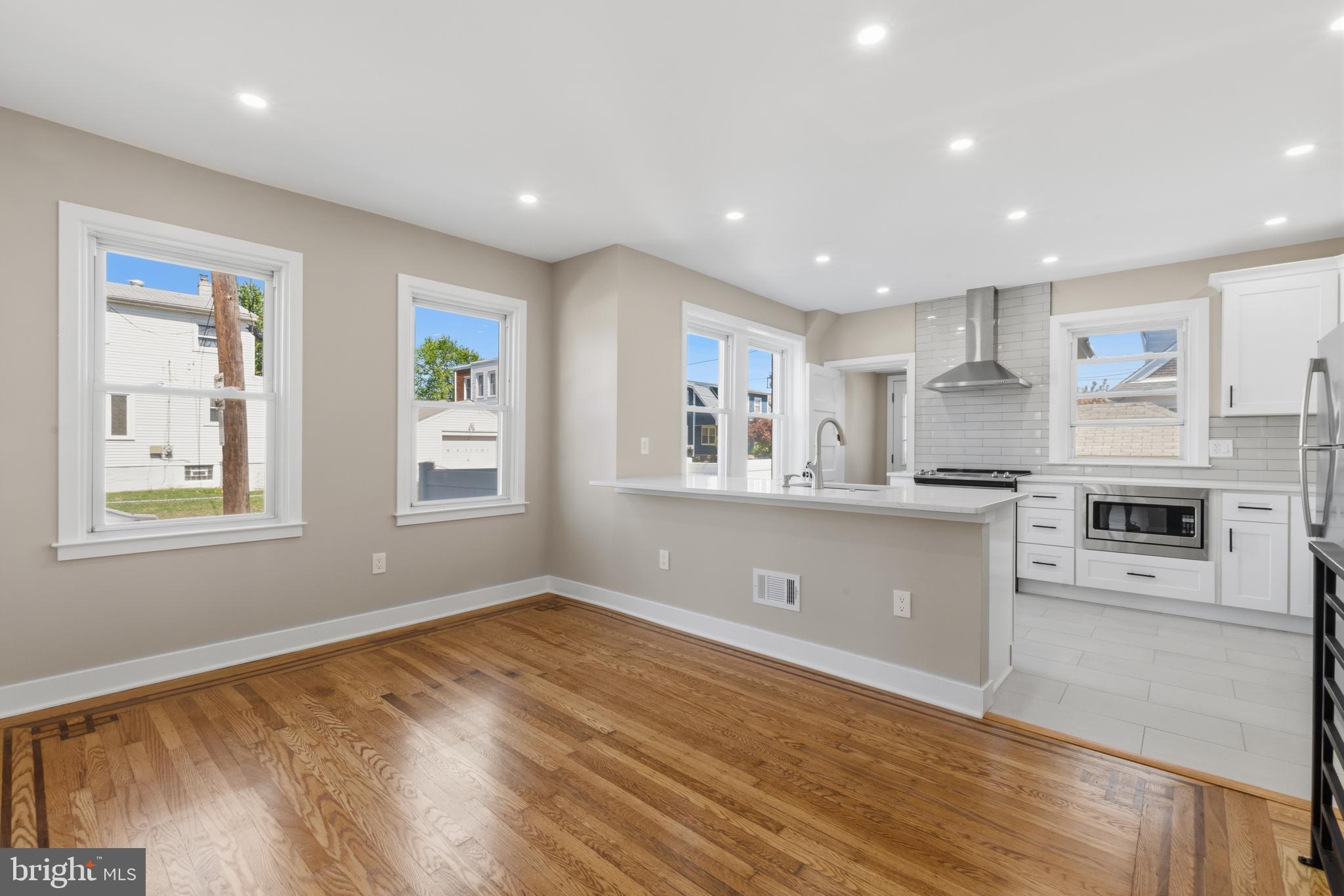 PHILADELPHIA (NORTHEAST) - Residential