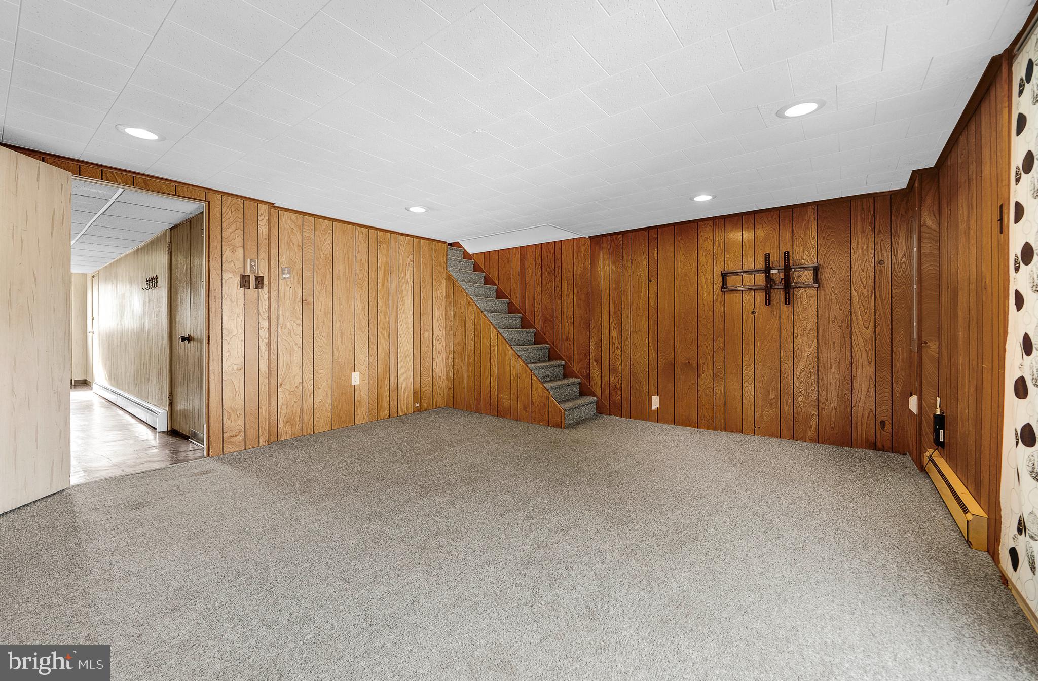 FOX CHASE - Residential