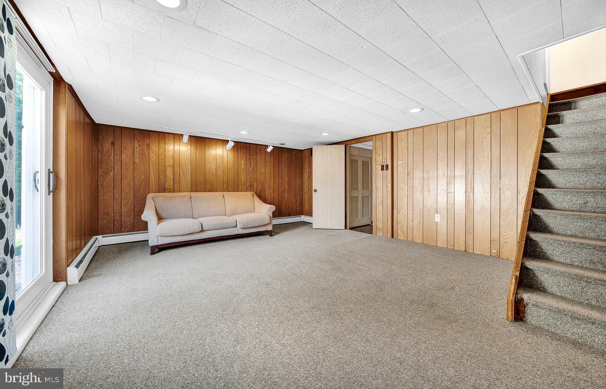 FOX CHASE - Residential