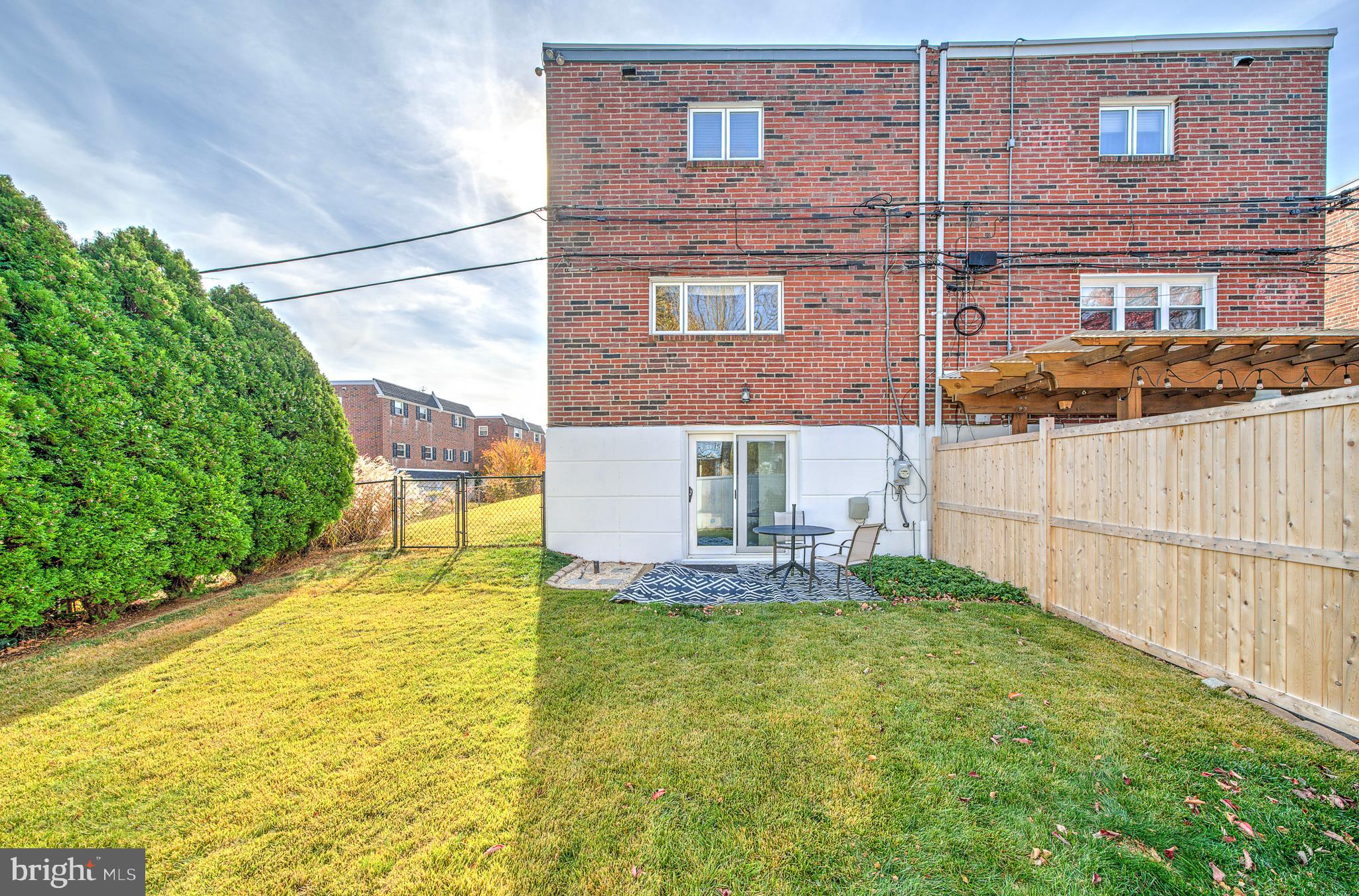 FOX CHASE - Residential