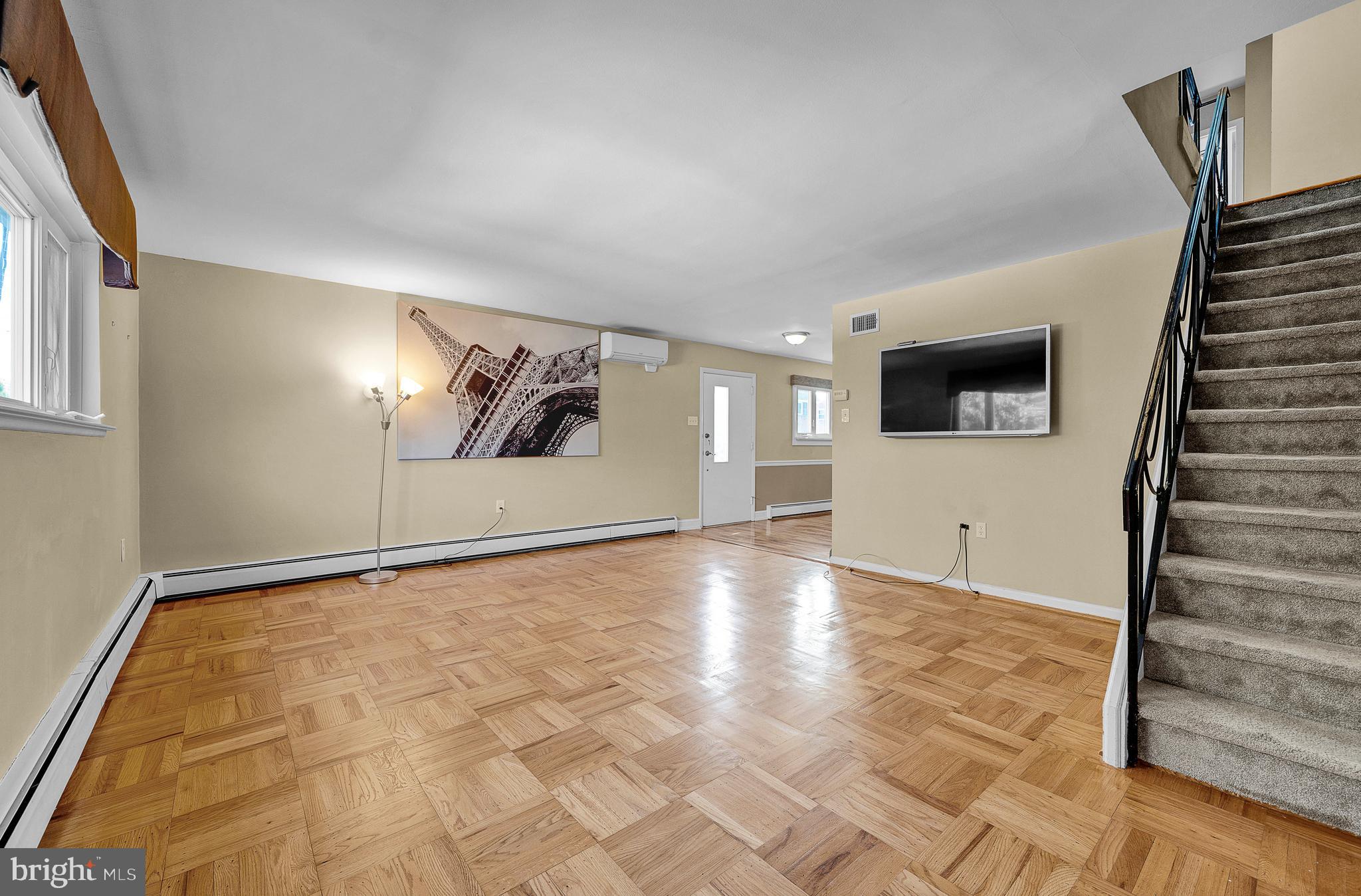 FOX CHASE - Residential