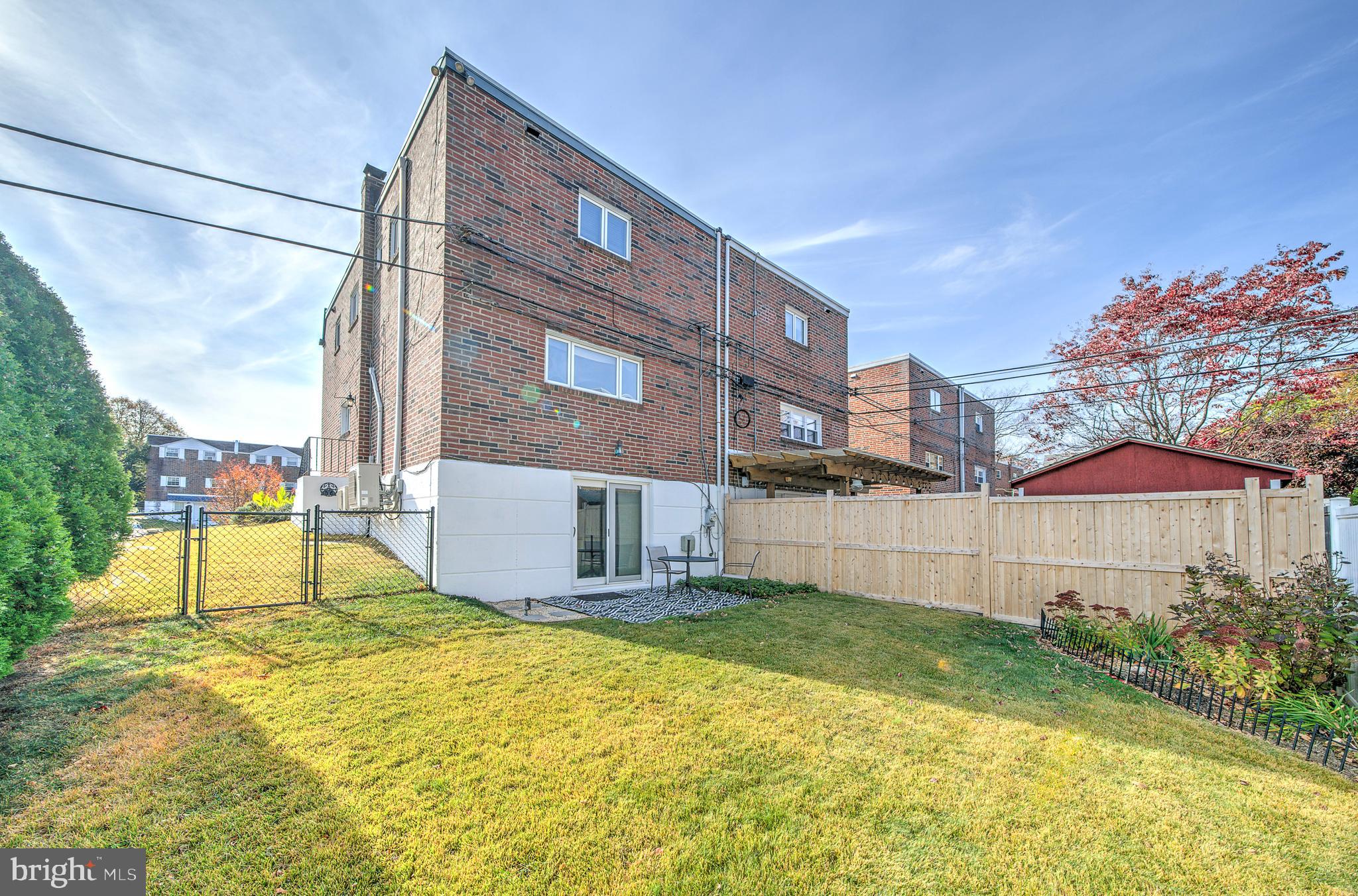 FOX CHASE - Residential