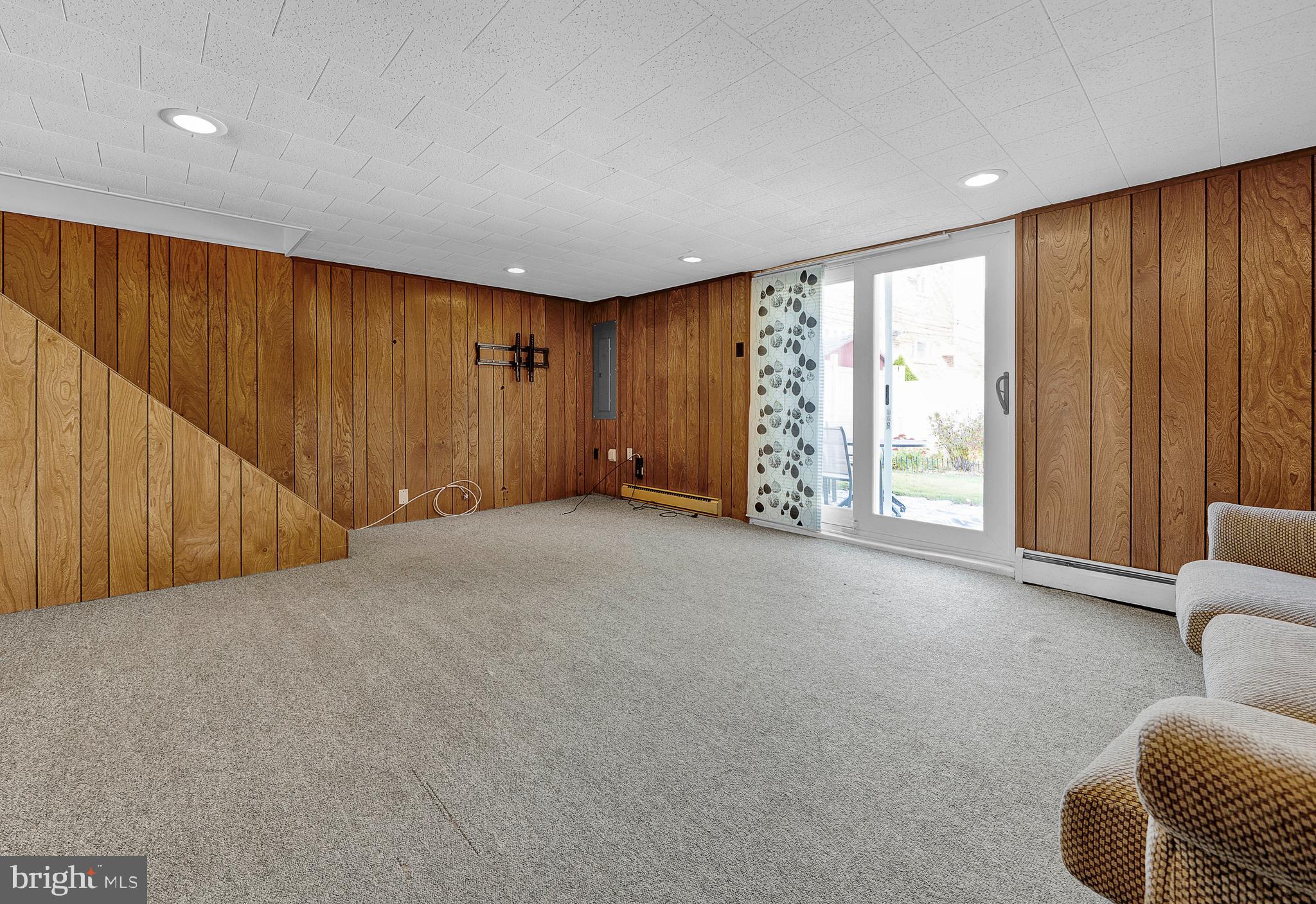 FOX CHASE - Residential