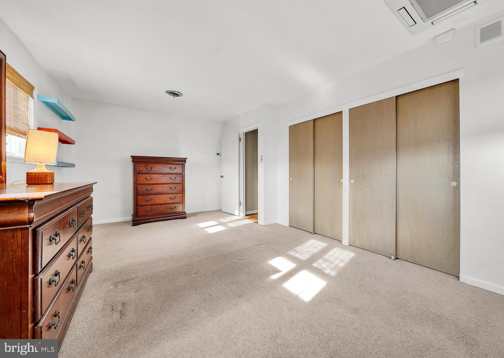 FOX CHASE - Residential