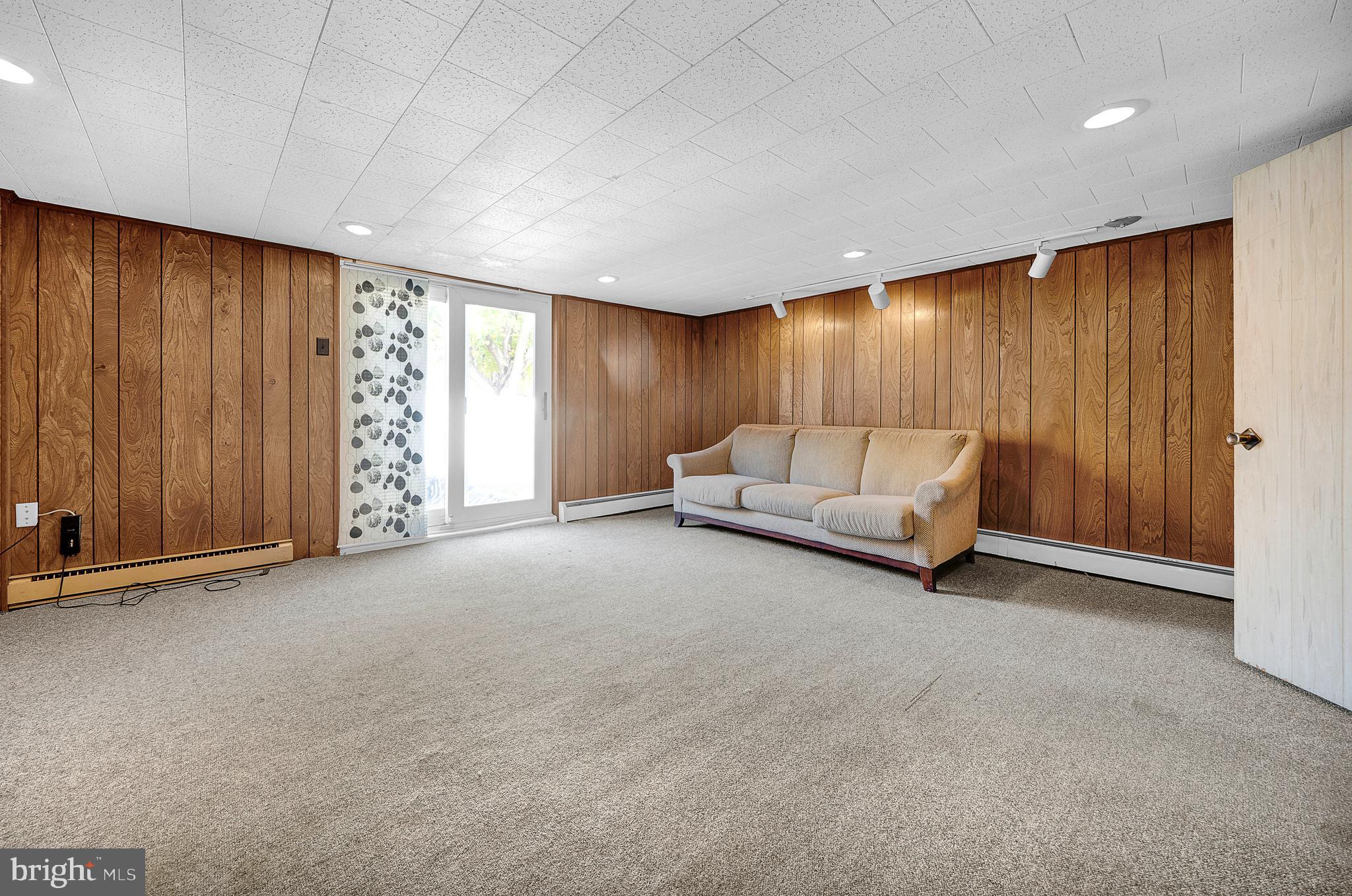 FOX CHASE - Residential