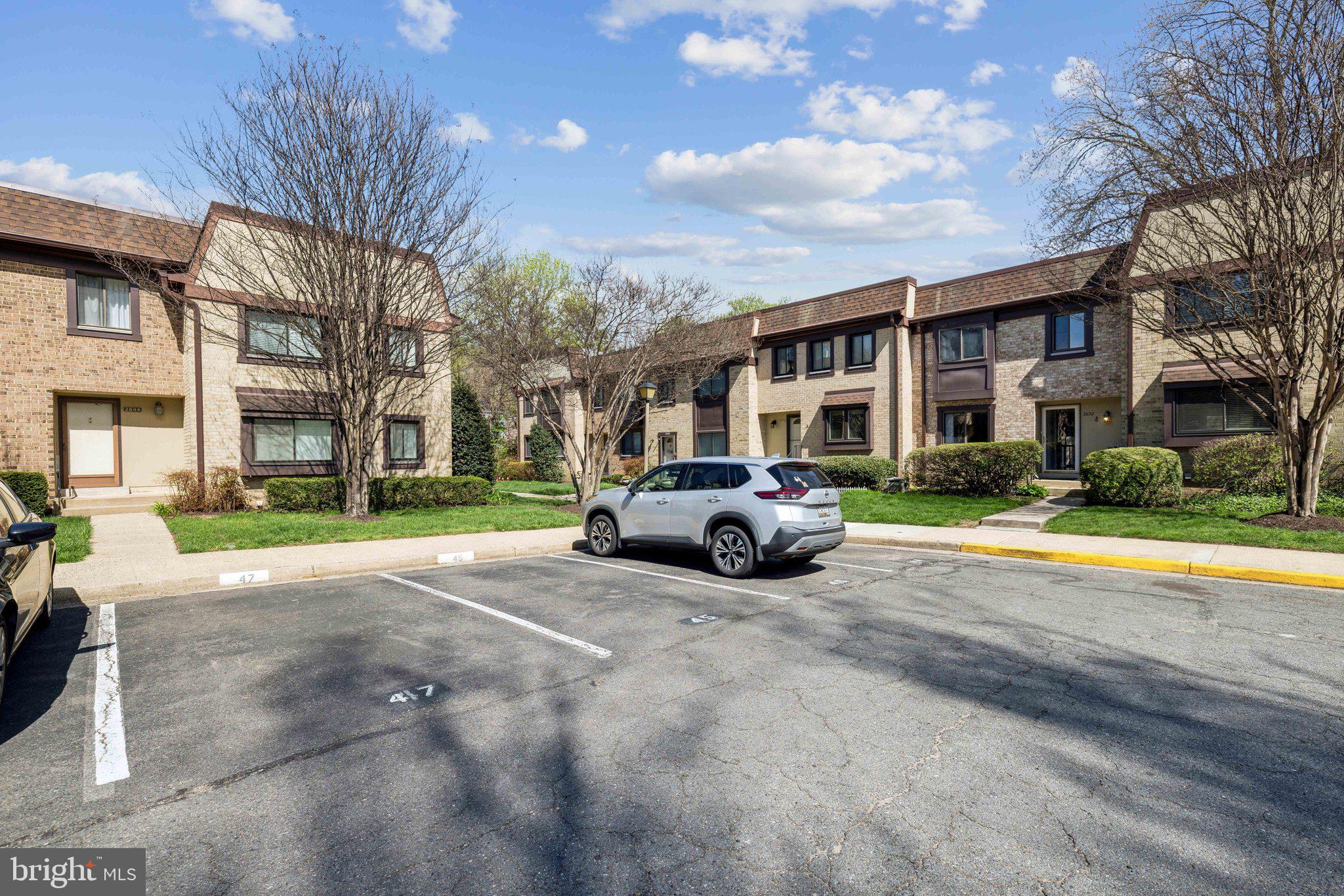 TREEBROOKE CONDOMINIUM - Residential Lease
