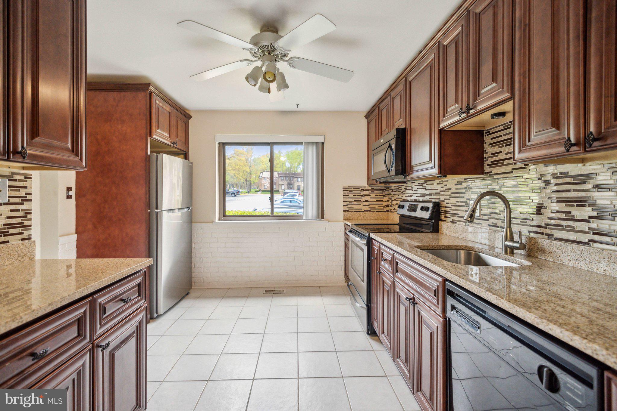 TREEBROOKE CONDOMINIUM - Residential Lease