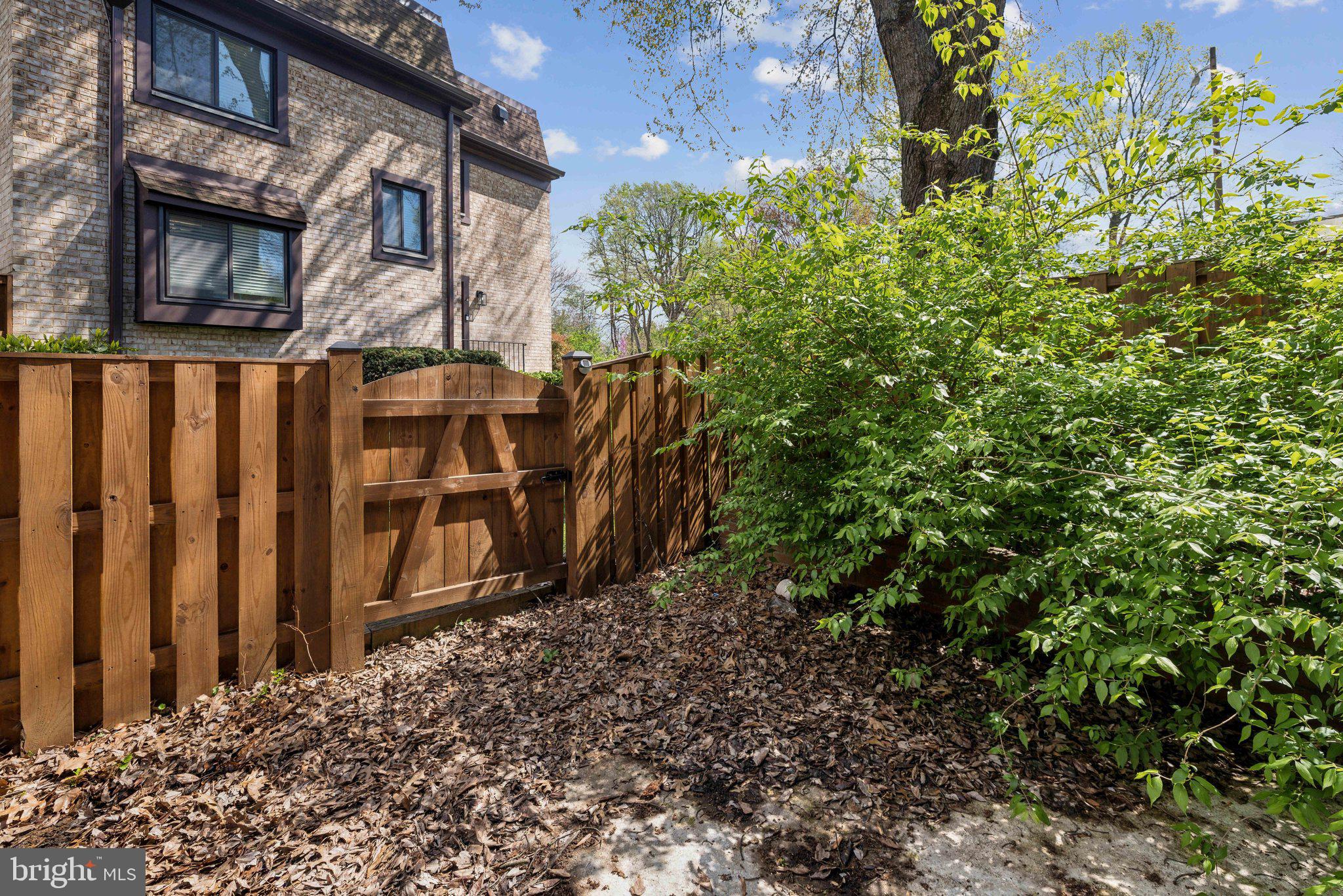 TREEBROOKE CONDOMINIUM - Residential Lease