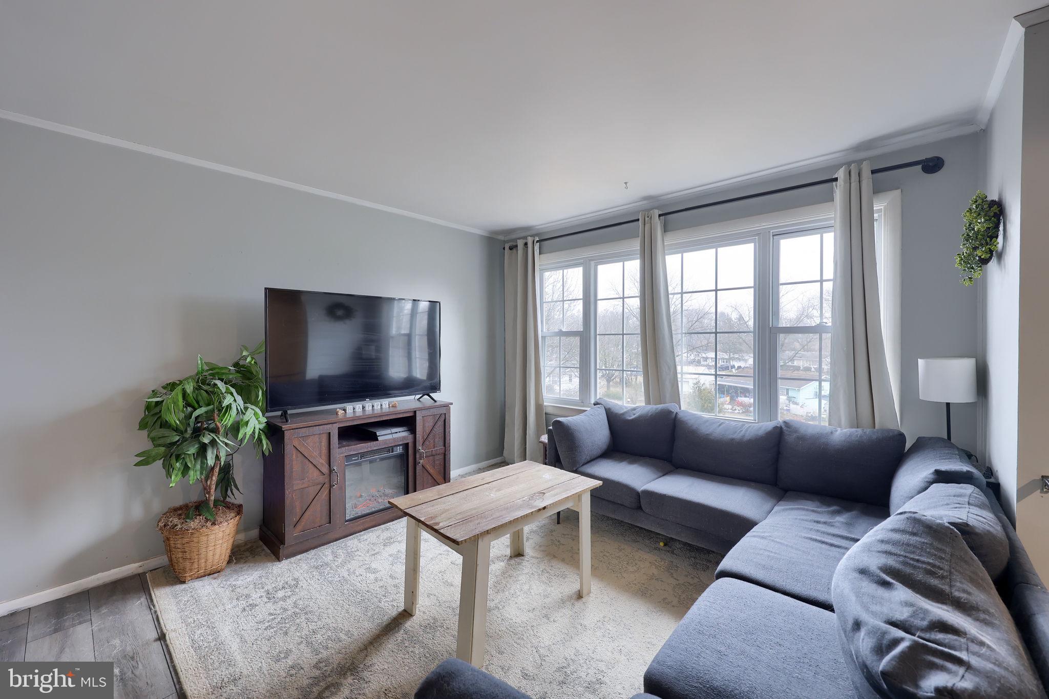 390 LINCOLNWAY DRIVE