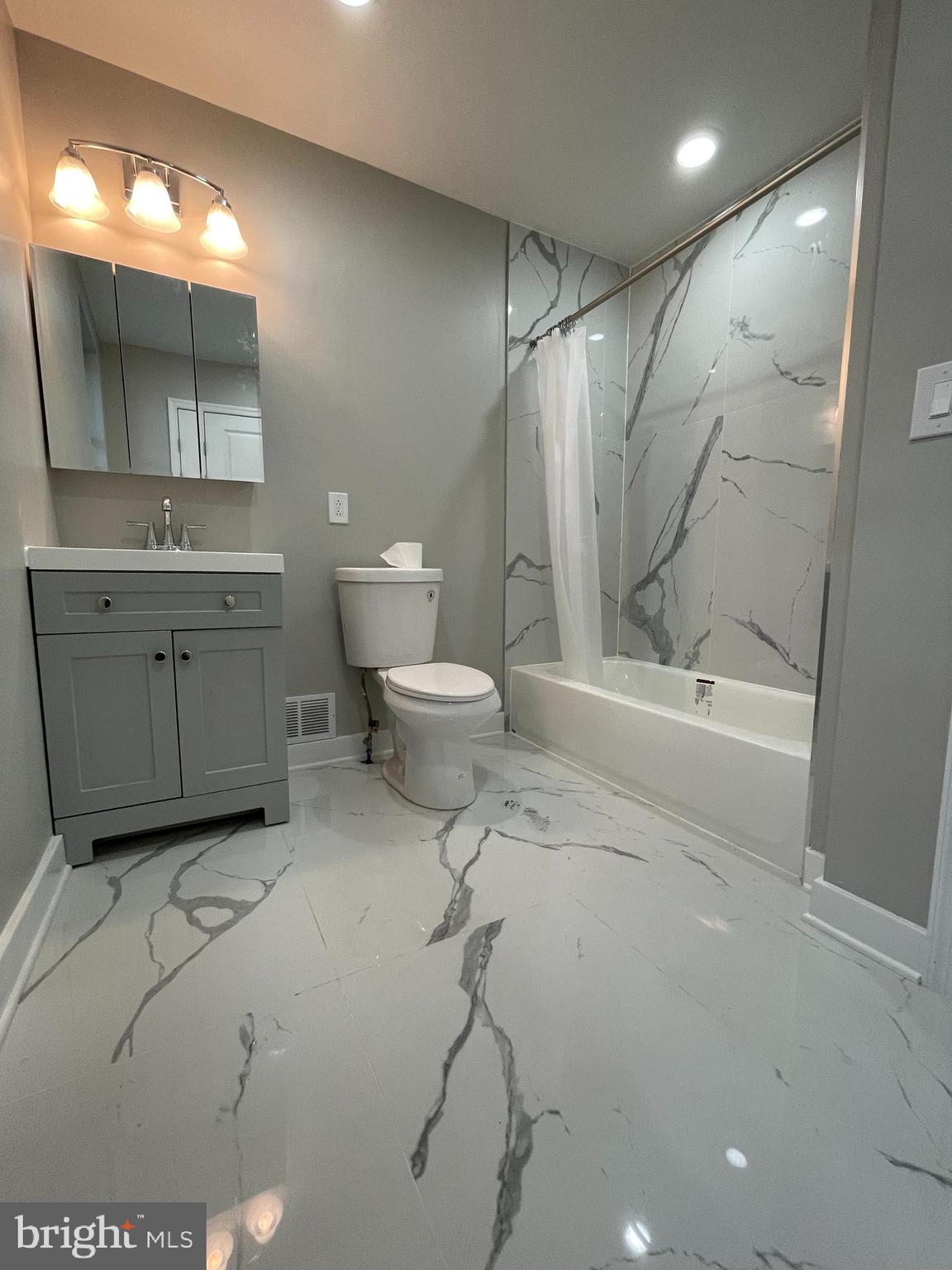 STRAWBERRY MANSION - Residential