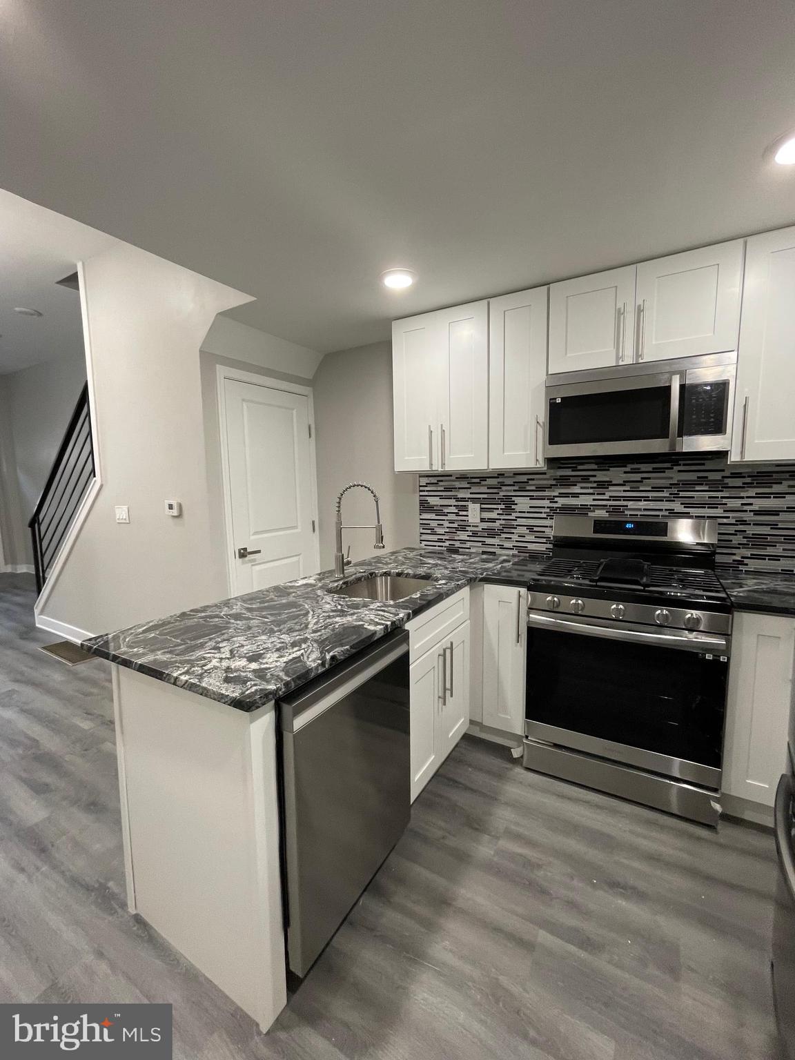 STRAWBERRY MANSION - Residential