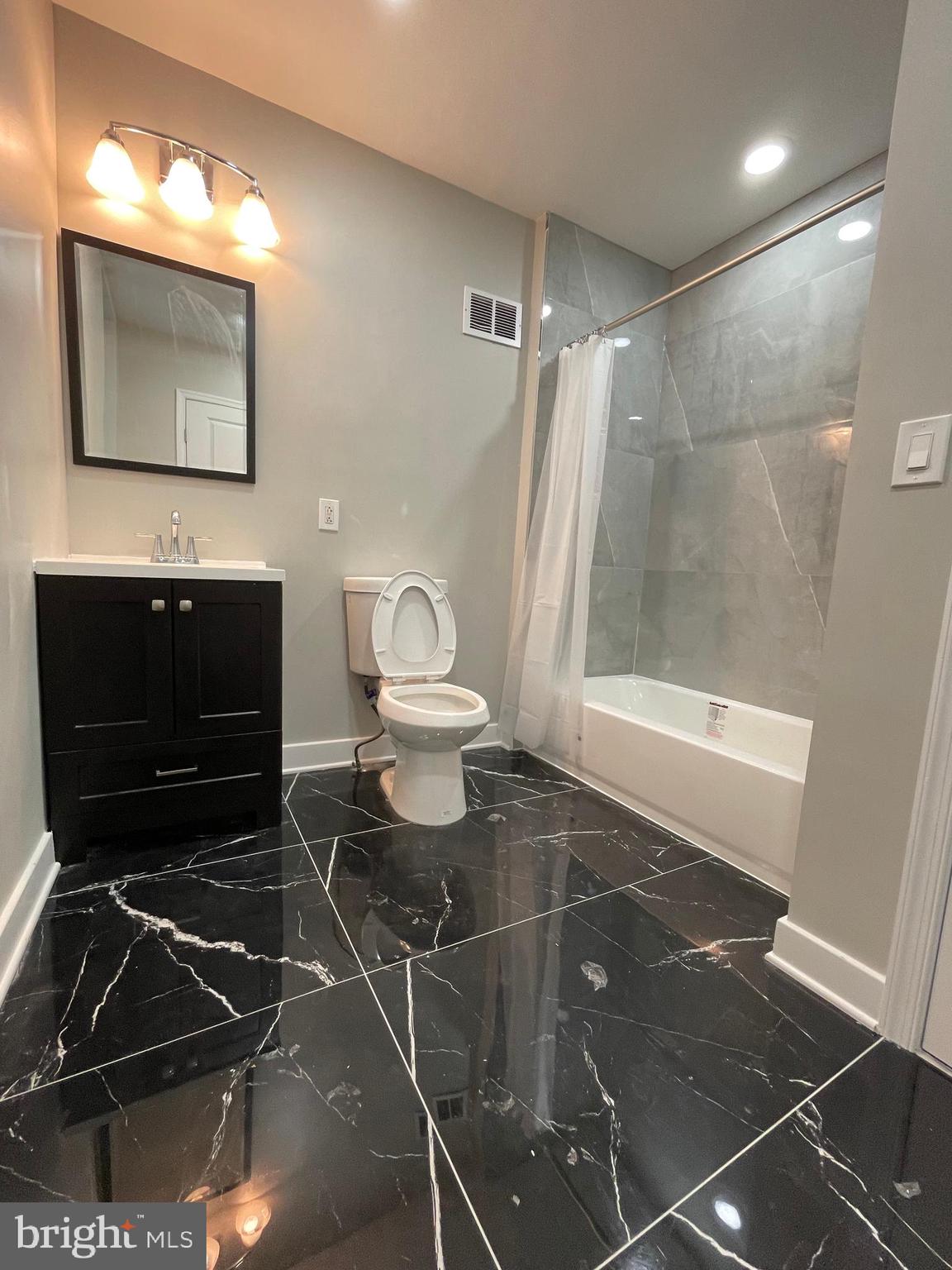 STRAWBERRY MANSION - Residential